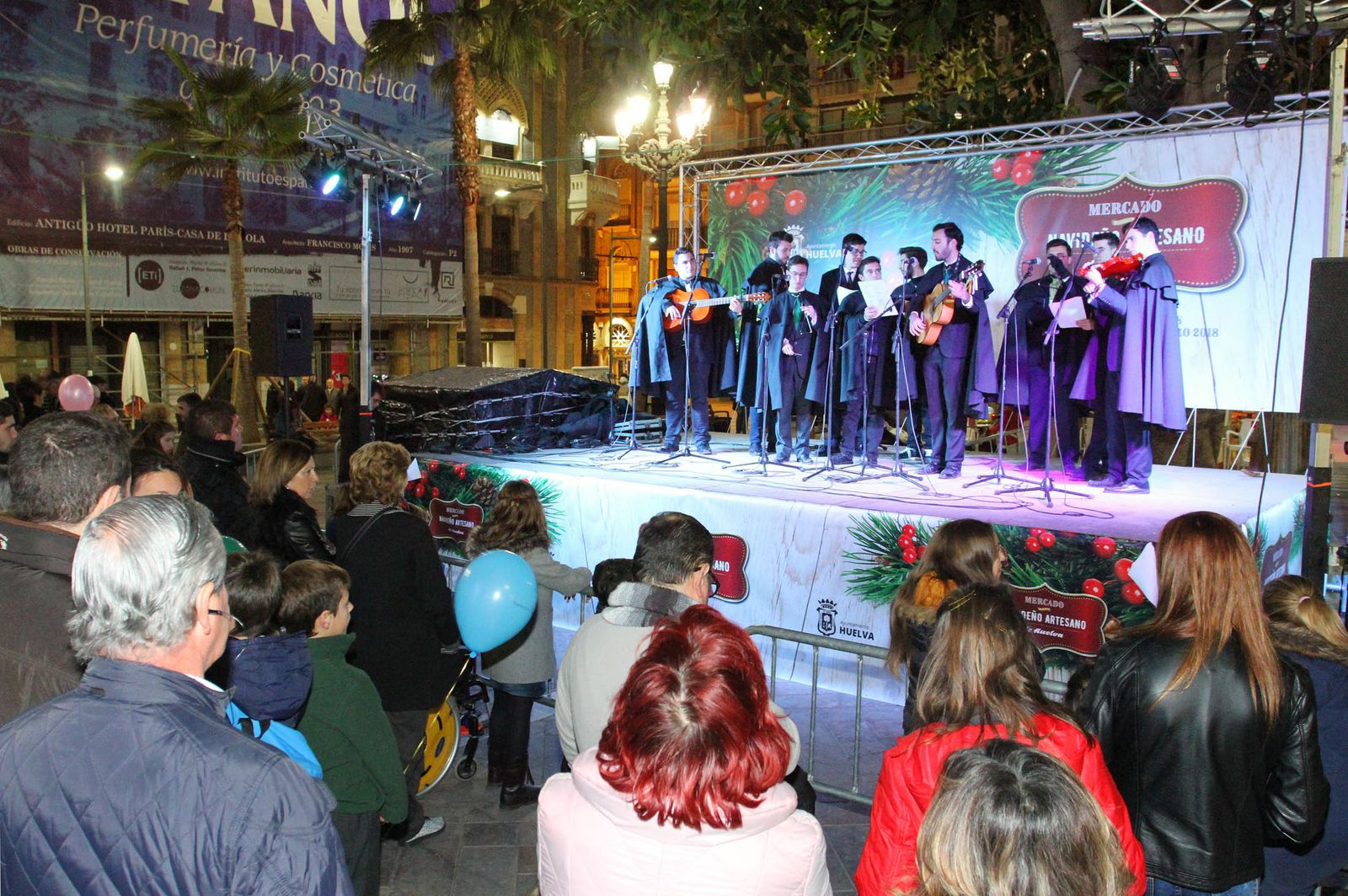 Imágenes del cuentacuento de la Navidad de Huelva Información.