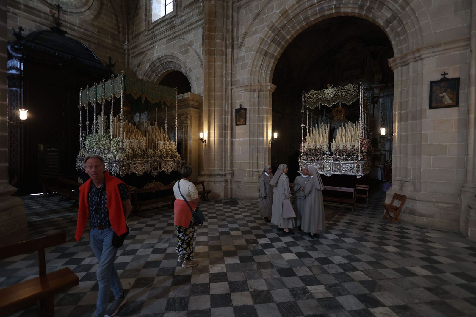 Los palios de la Candelaria y la Amargura, refugiados en la Catedral la pasada Semana Santa.