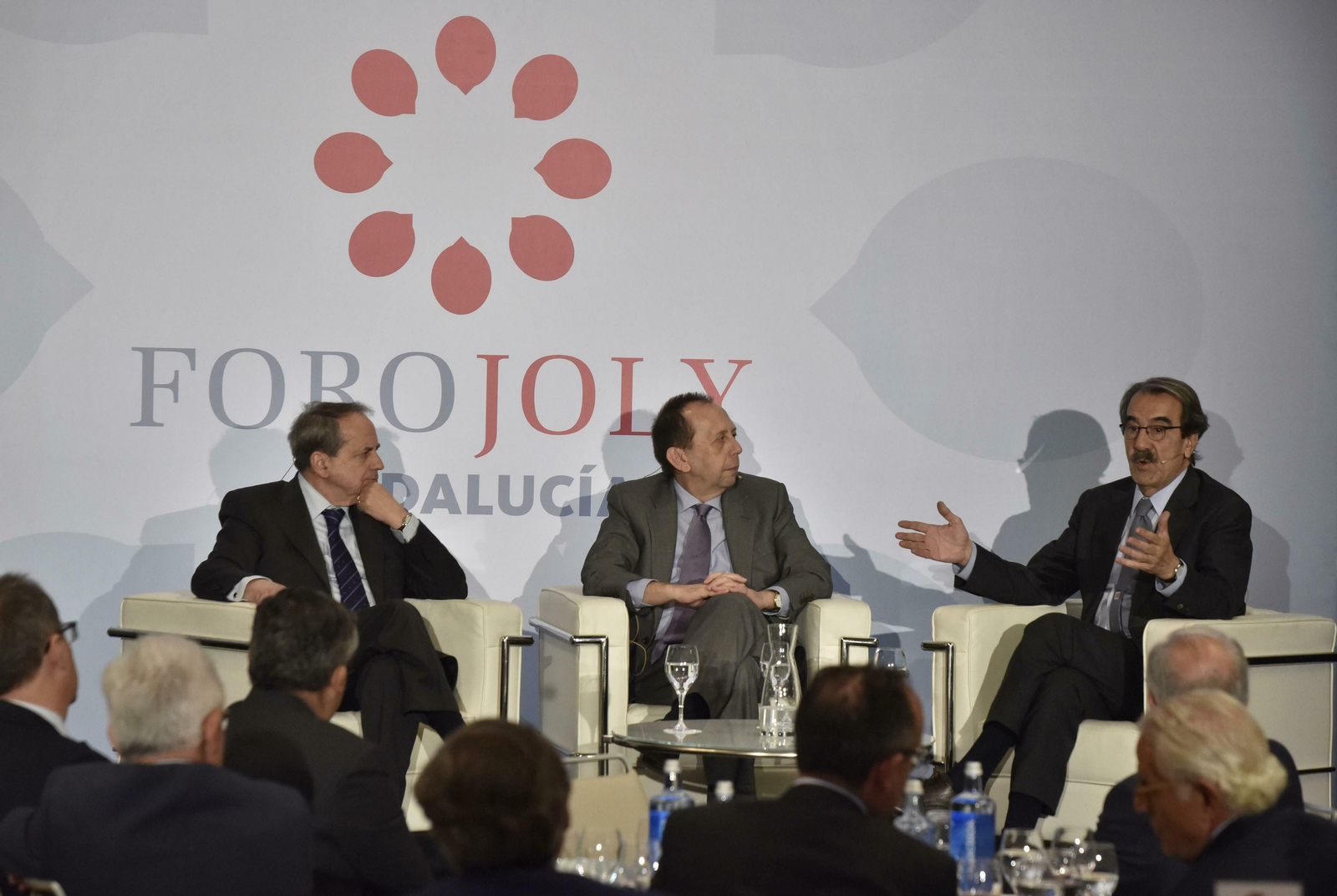 Juan José Toribio, José Antonio Carrizosa, director de ‘Diario de Sevilla’ y dePubliaciones del Grupo Joly, y Emilio Ontiveros.