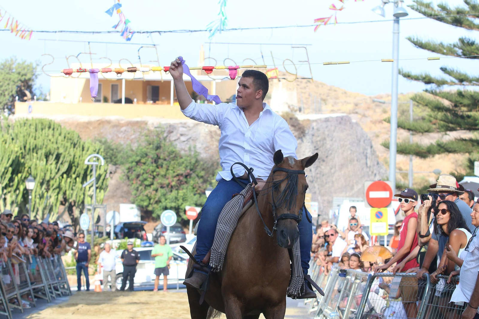 Fotogalería de la carrera de cintas a caballo en Mojácar
