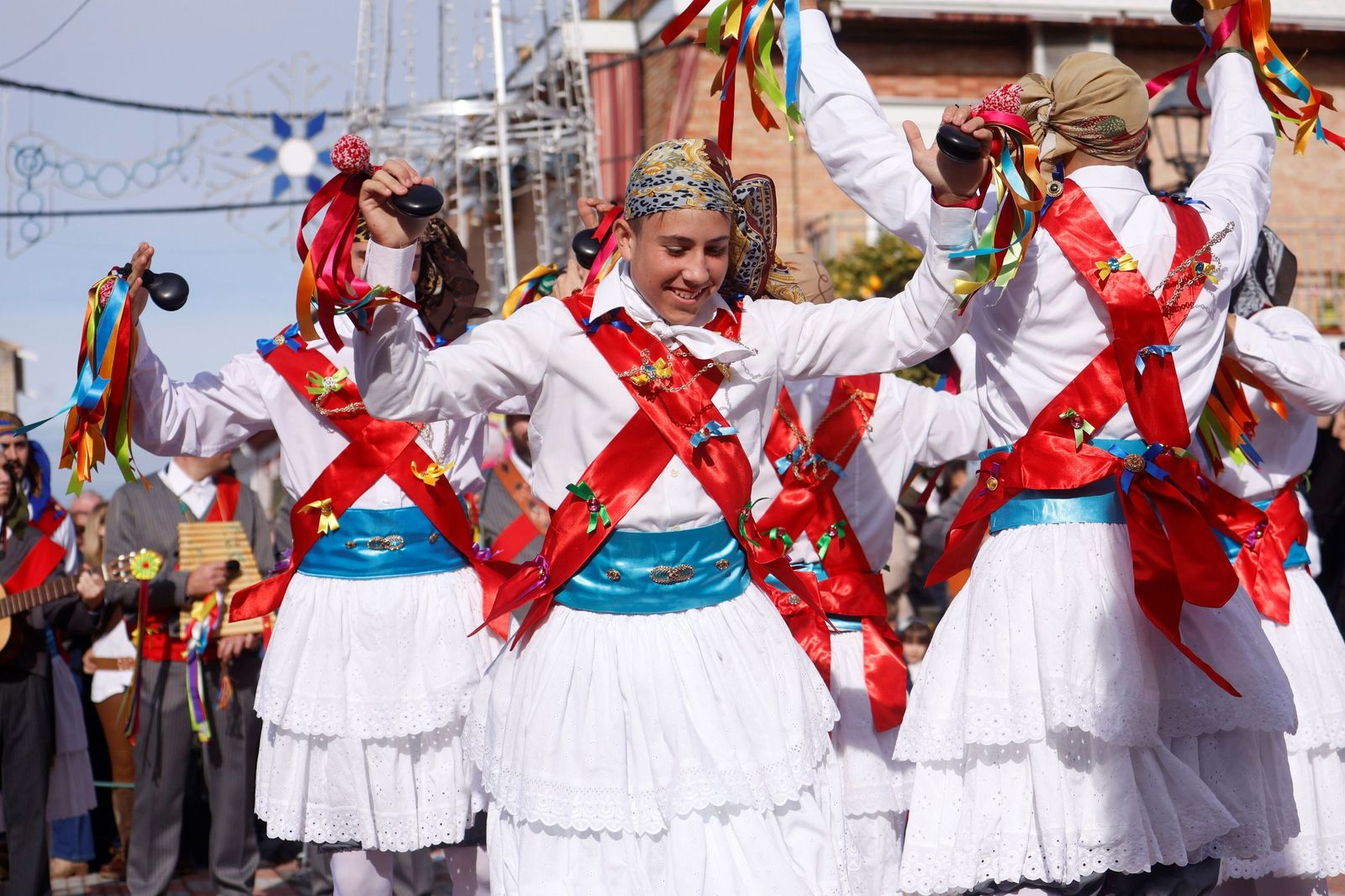 Las mejores imágenes de la Danza de los Locos y el Baile del Oso de Fuente Carreteros