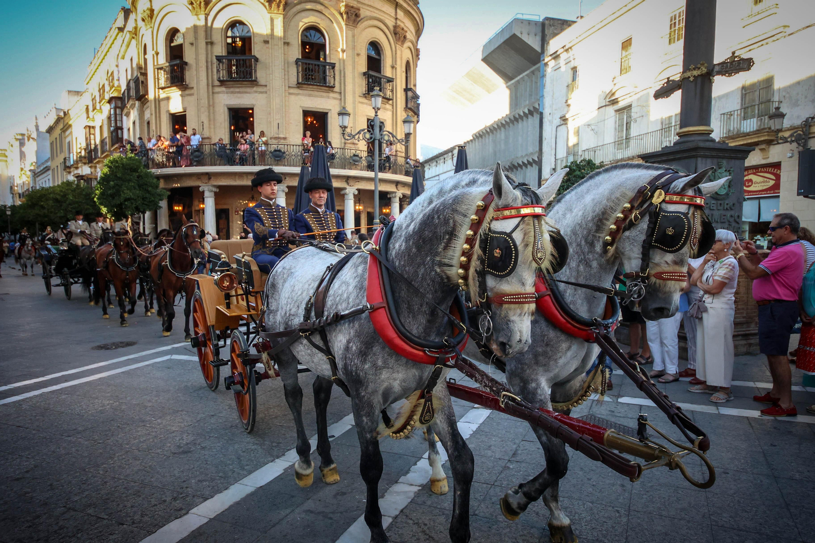 Búscate en la Parada Hípica por el 50 aniversario de Real Escuela en Jerez