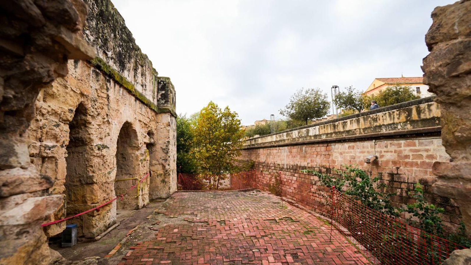 Detalle de la Noria de la Albolafia tras su limpieza.
