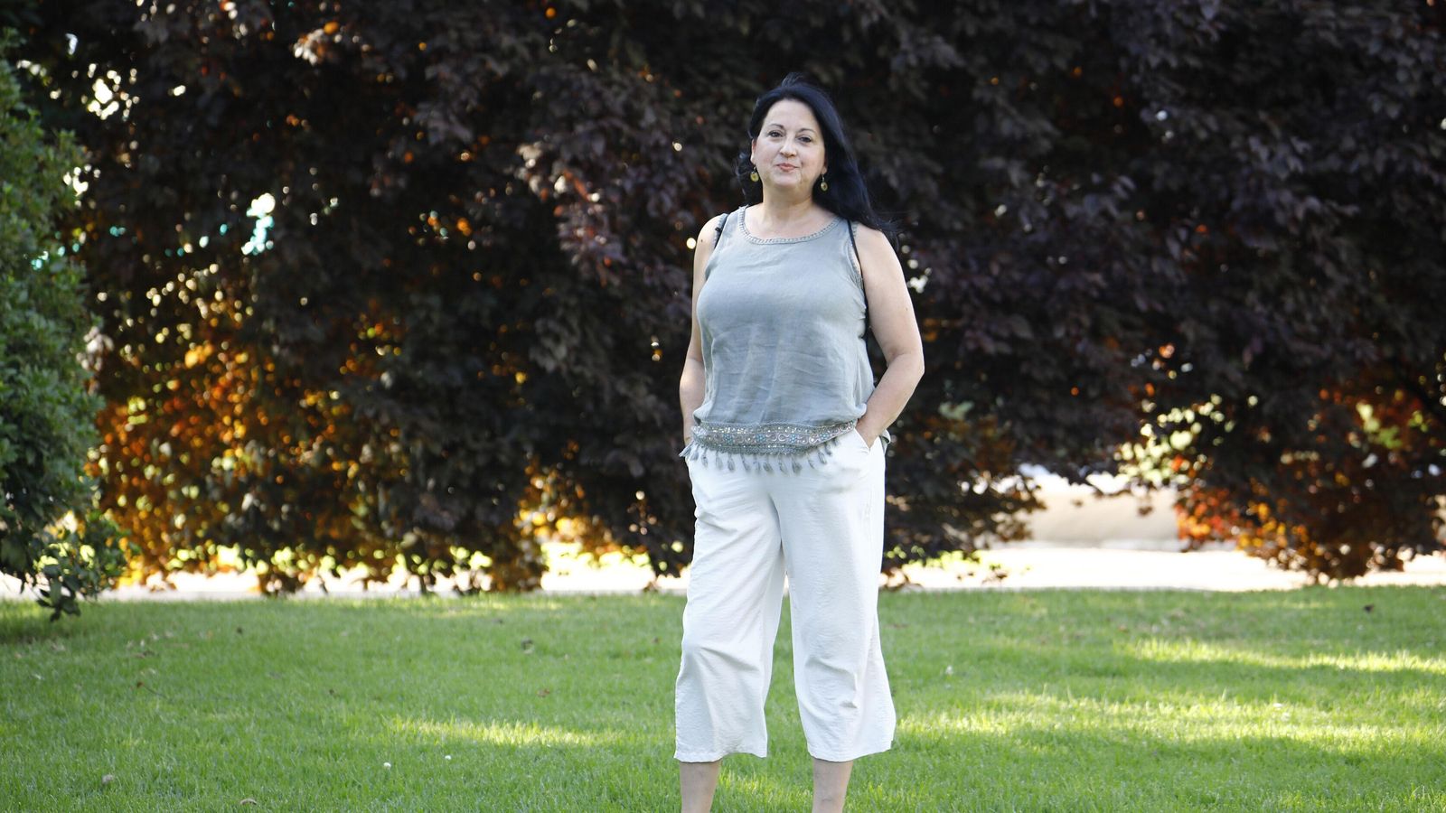 Mariló Damián posa en un parque del Distrito Sur.