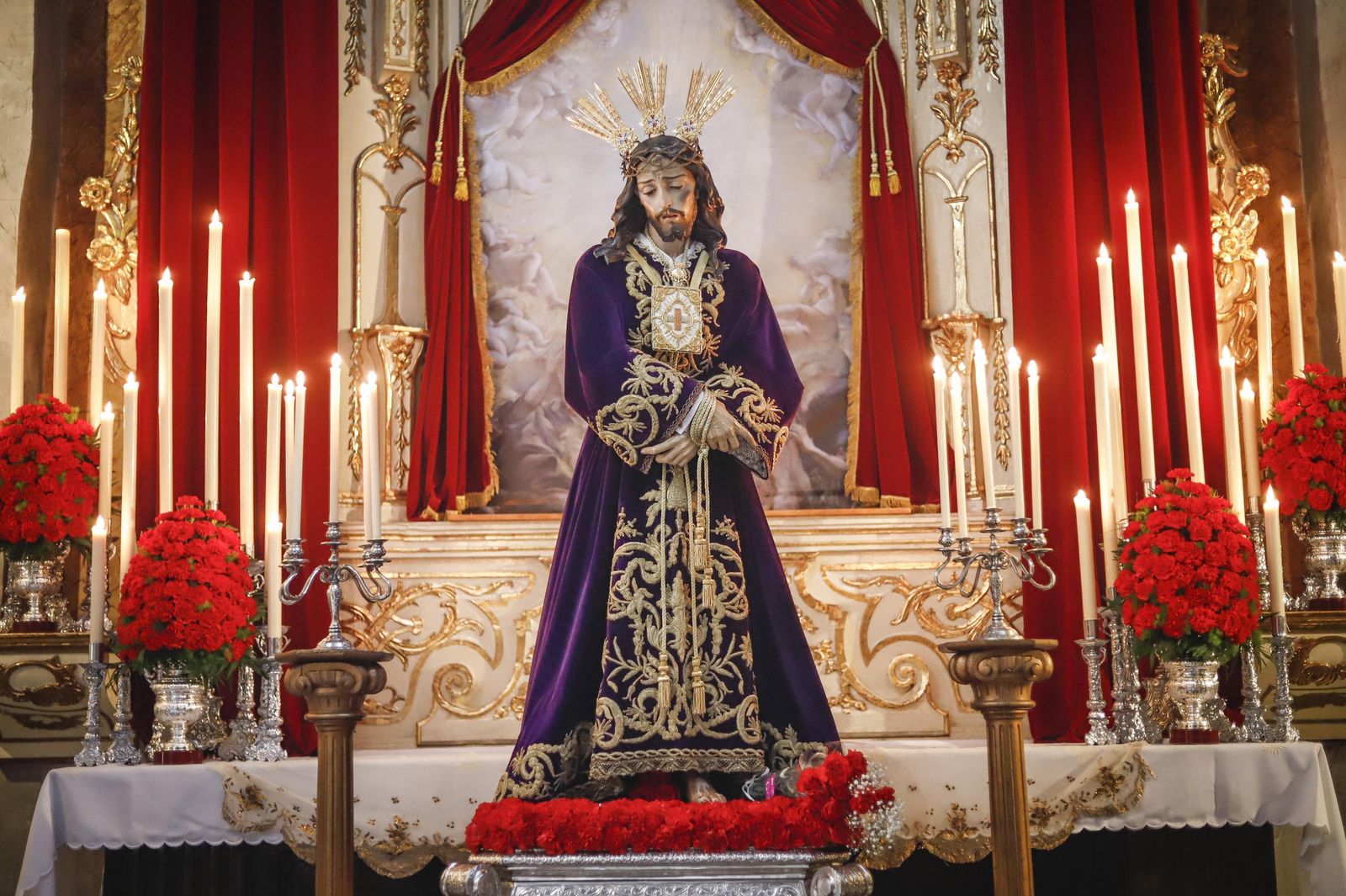 Besapiés a Jesús del Rescate en el primer viernes de Cuaresma