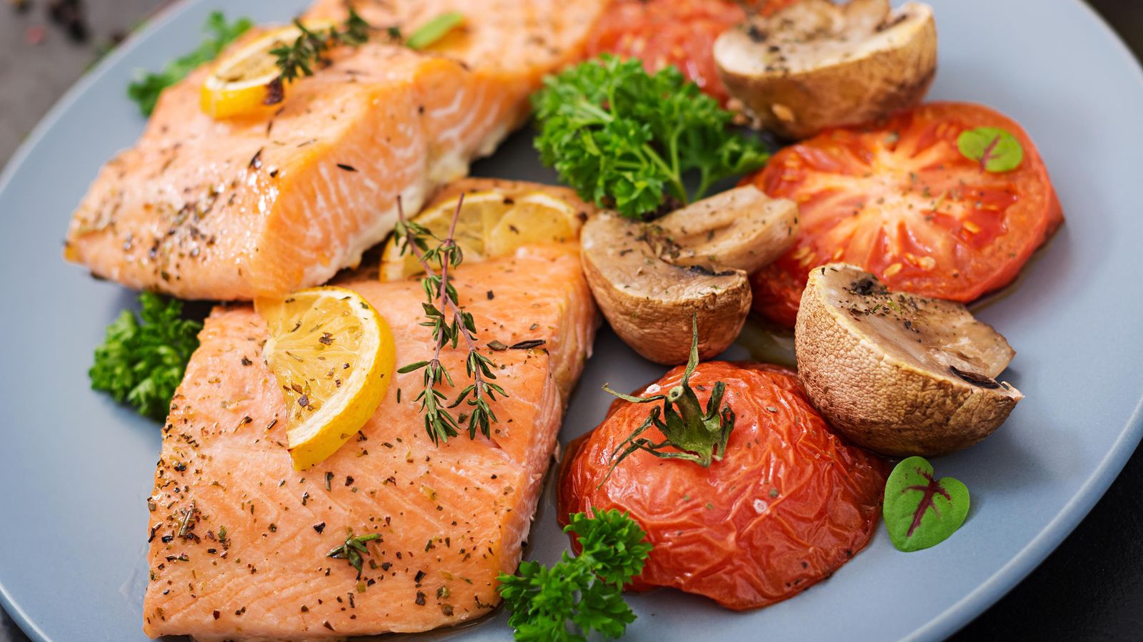 salmón al horno con vegetales
