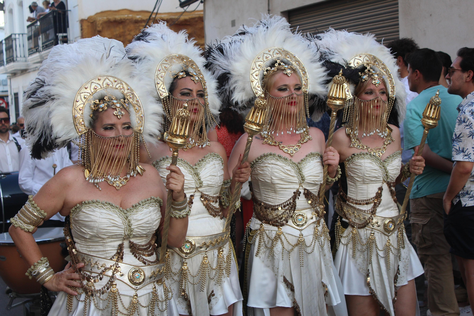 El desfile de Moros y Cristianos de Vera, en imágenes