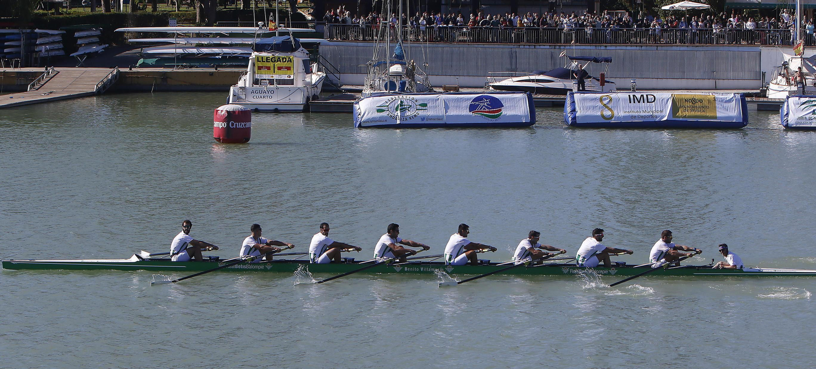 Las imágenes de la Regata Sevilla-Betis