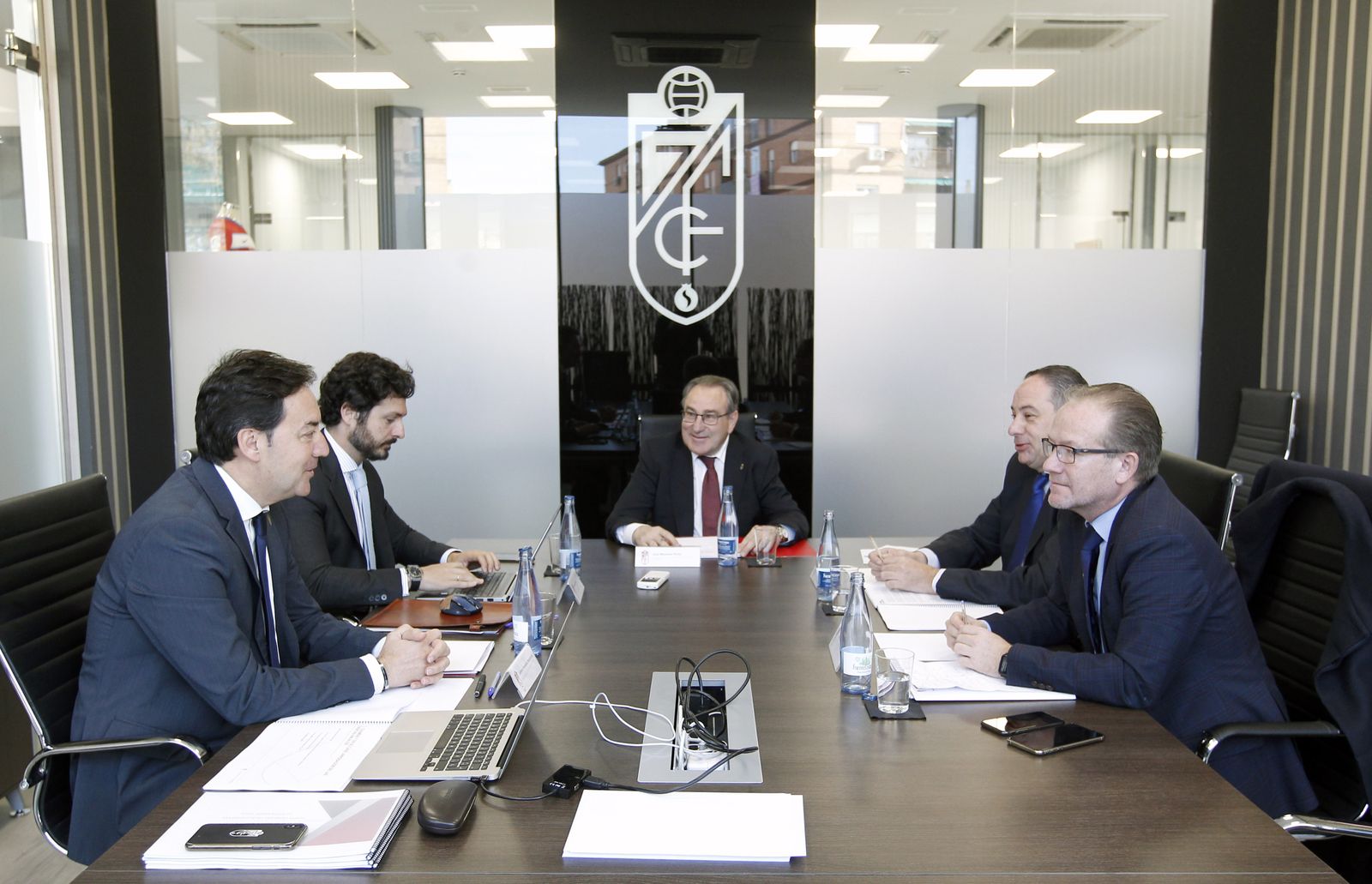 Pepe Macanás presidió, como consejero, la Junta General Ordinaria de Accionistas del Granada CF.