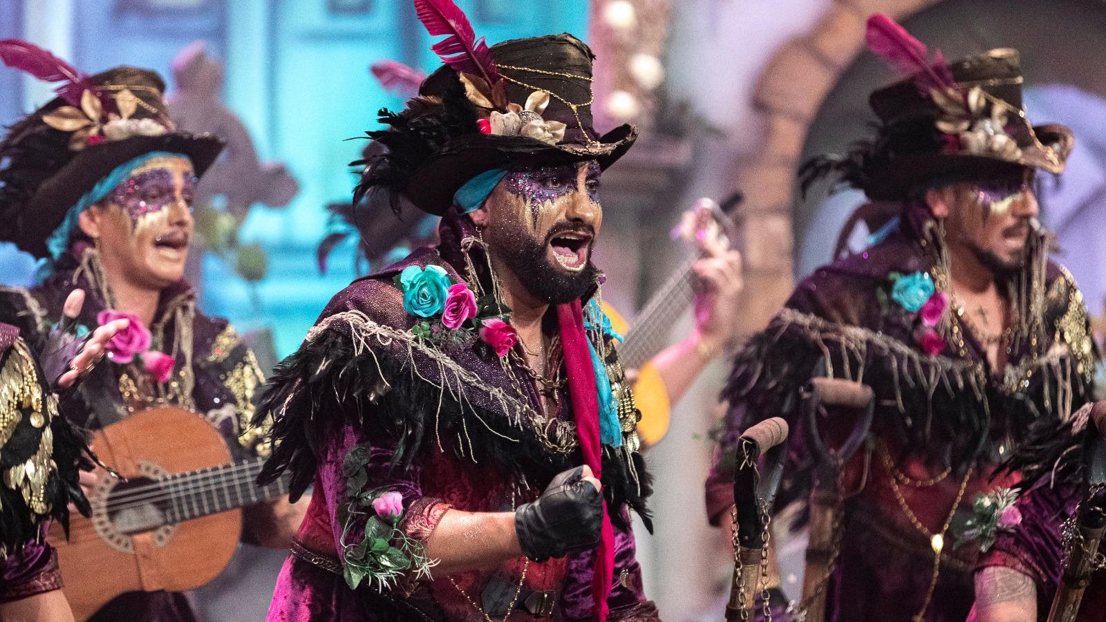 Búscate entre las mejores imágenes de la final del COAC 2025 del Carnaval de Cádiz