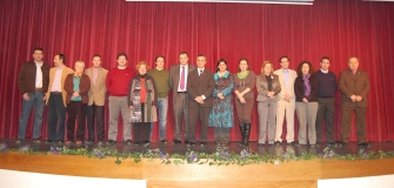 Diputación inaugura en Macael el circuito provincial de activbidades teatrales ante más de 400 mujeres