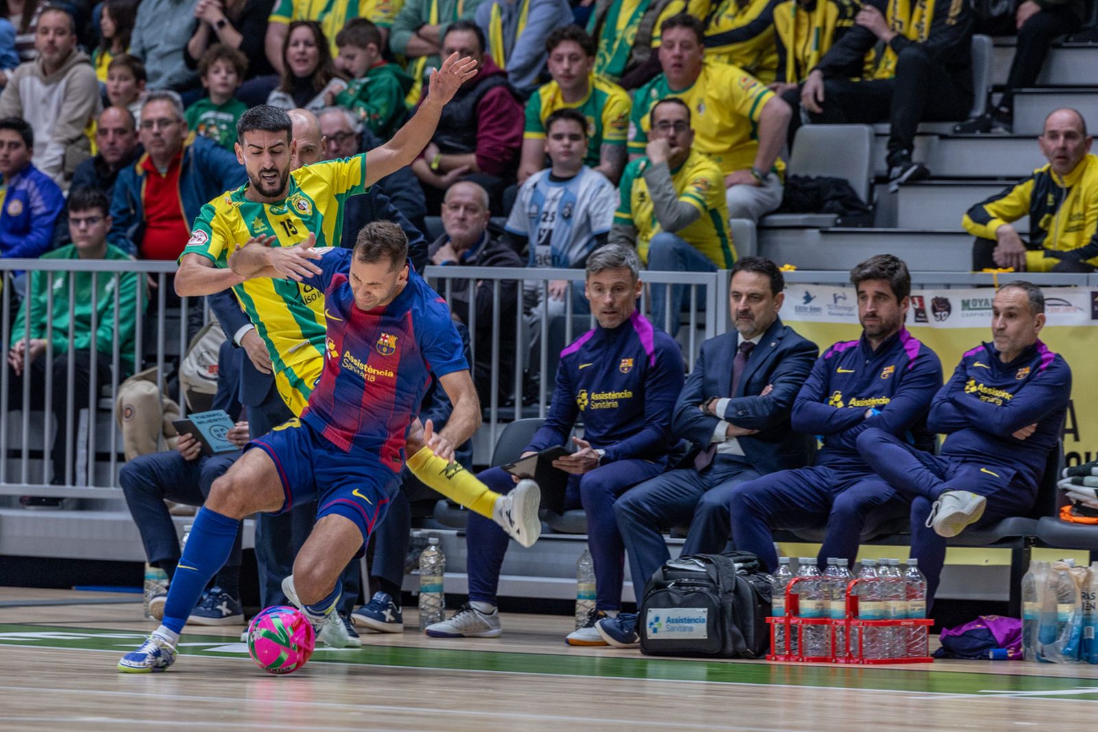 Las mejores imágenes del espectacular encuentro entre Jaén Paraíso Interior FS y Barça (3-3)