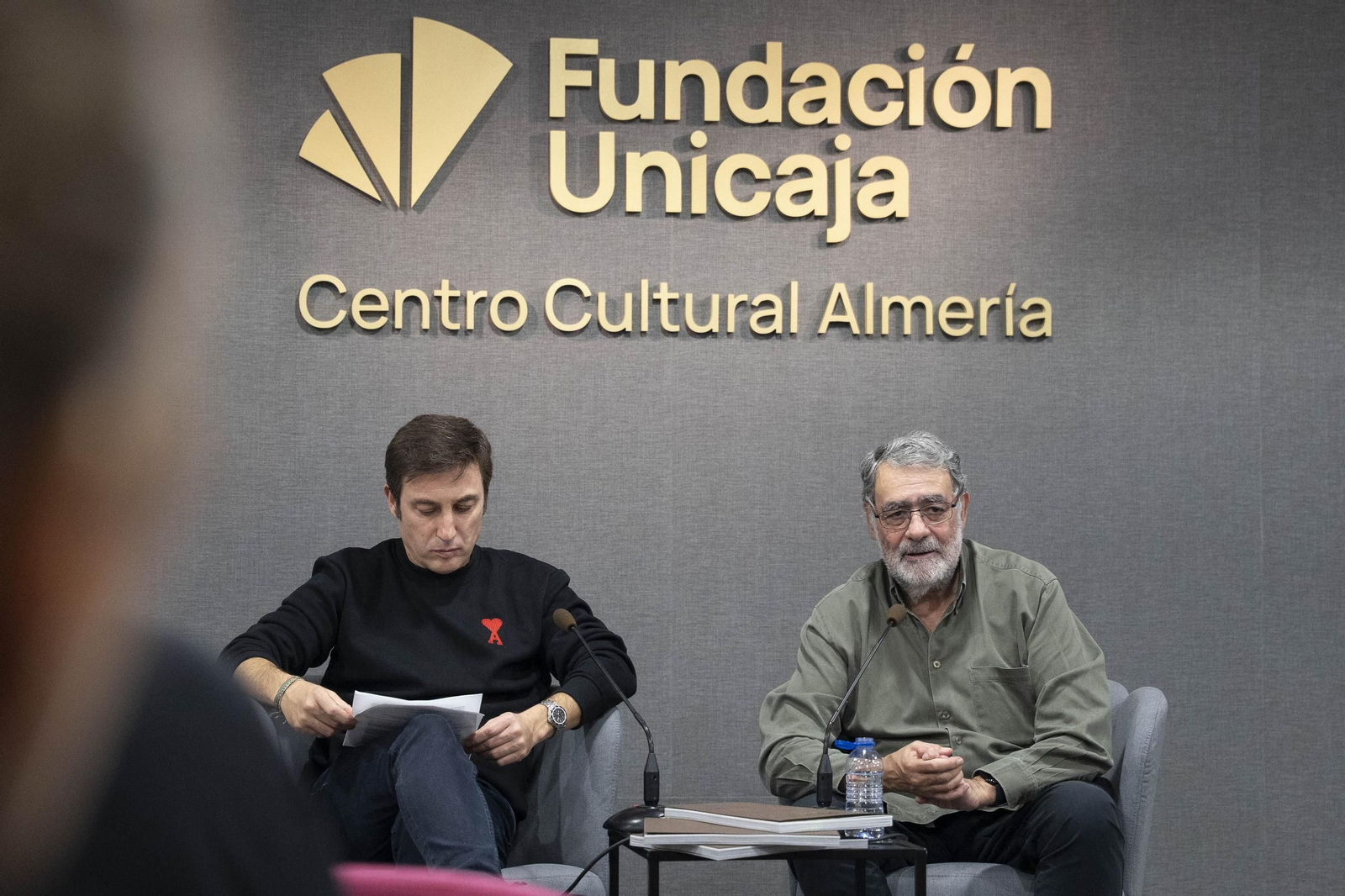 “Cuando las imágenes pierden su cuerpo”: Un diálogo entre Sema D’Acosta y Joan Fontcuberta sobre materia, memoria y la transformación posfotográfica