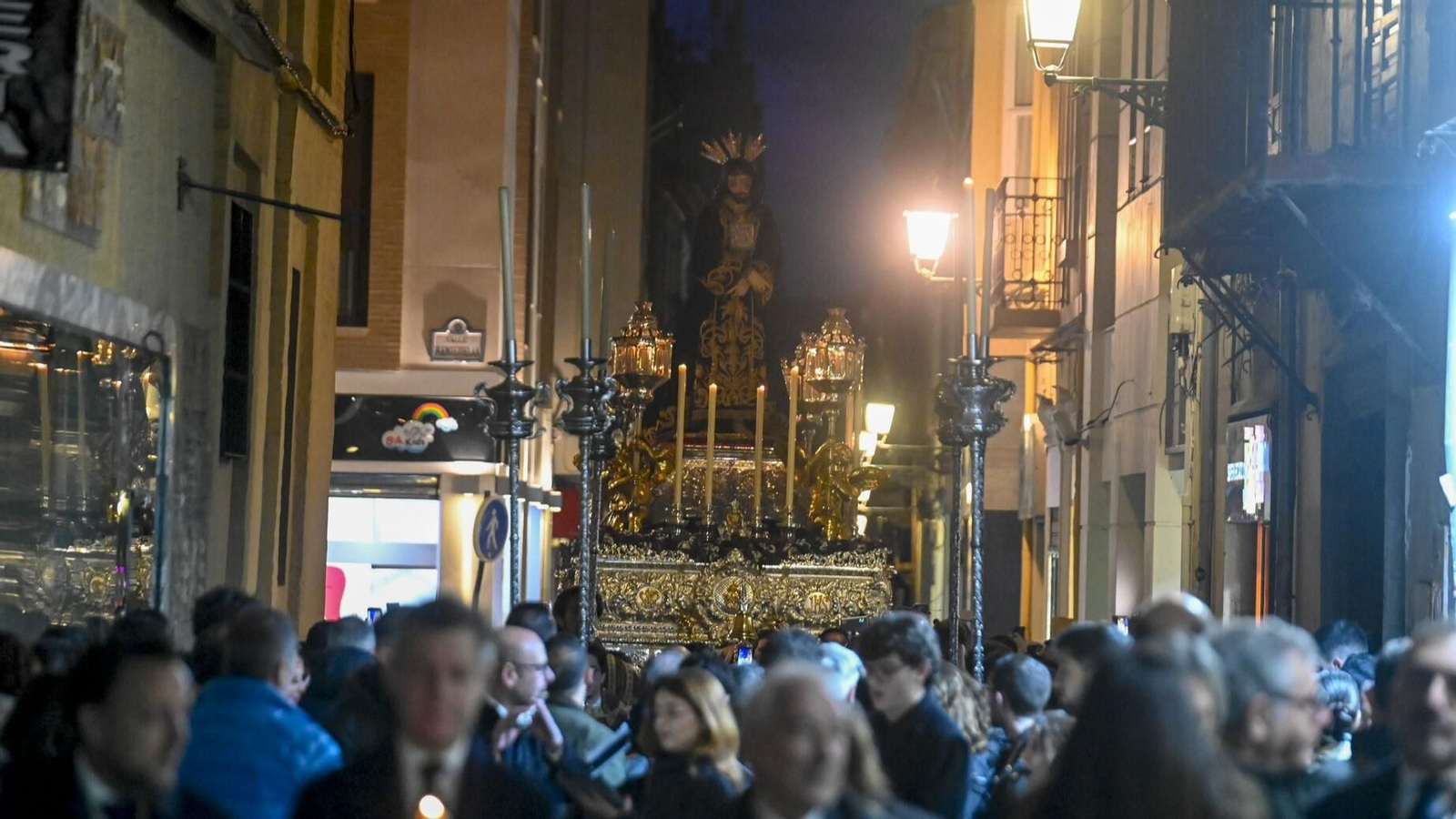 Fotogalería: Así vivió Granada el Vía Crucis Oficial de la Semana Santa 2025