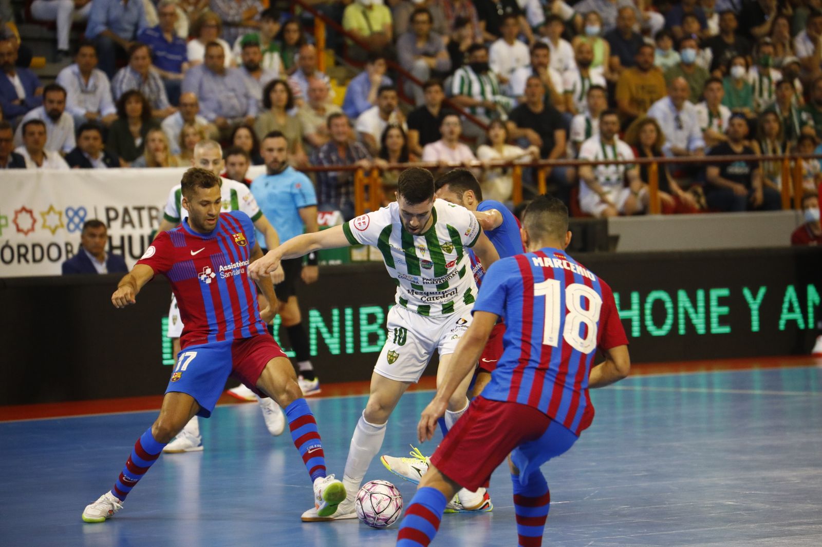 El empate del Córdoba Futsal ante el Barça, en imágenes