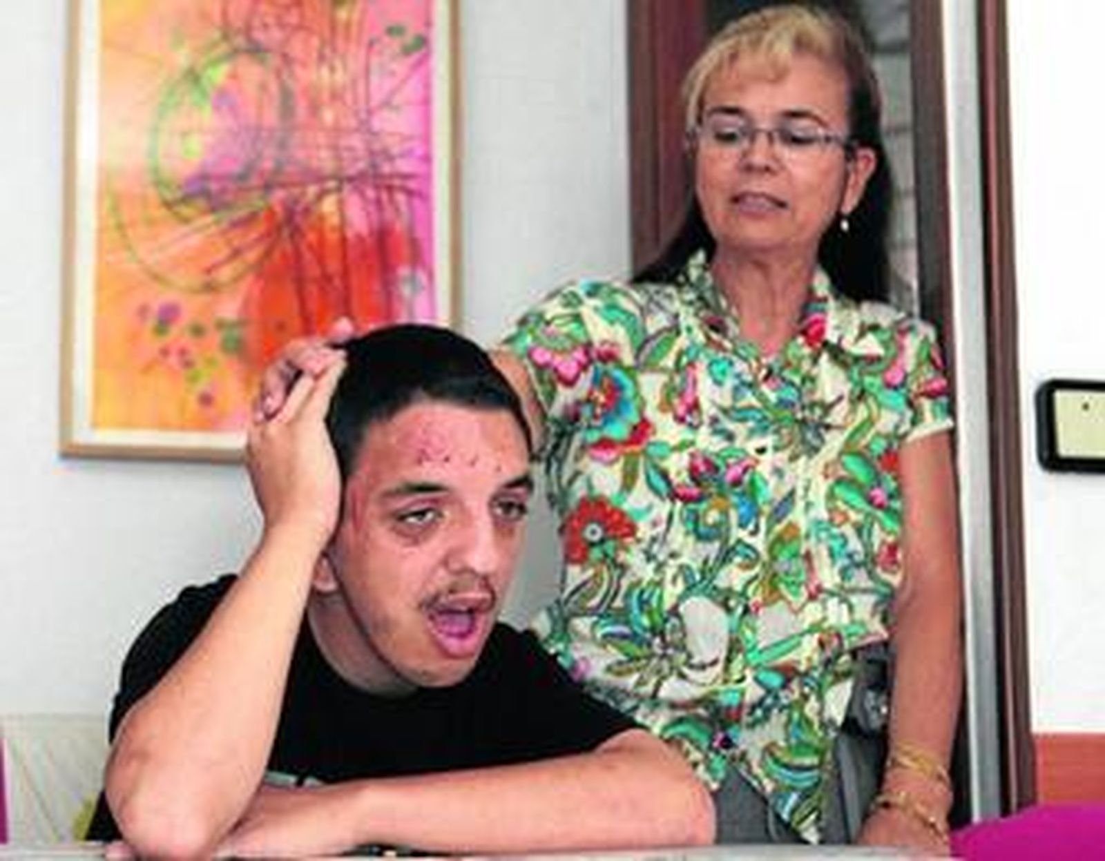 María Dolores Muñoz junto a su hijo Jesús Ramón Lorente.