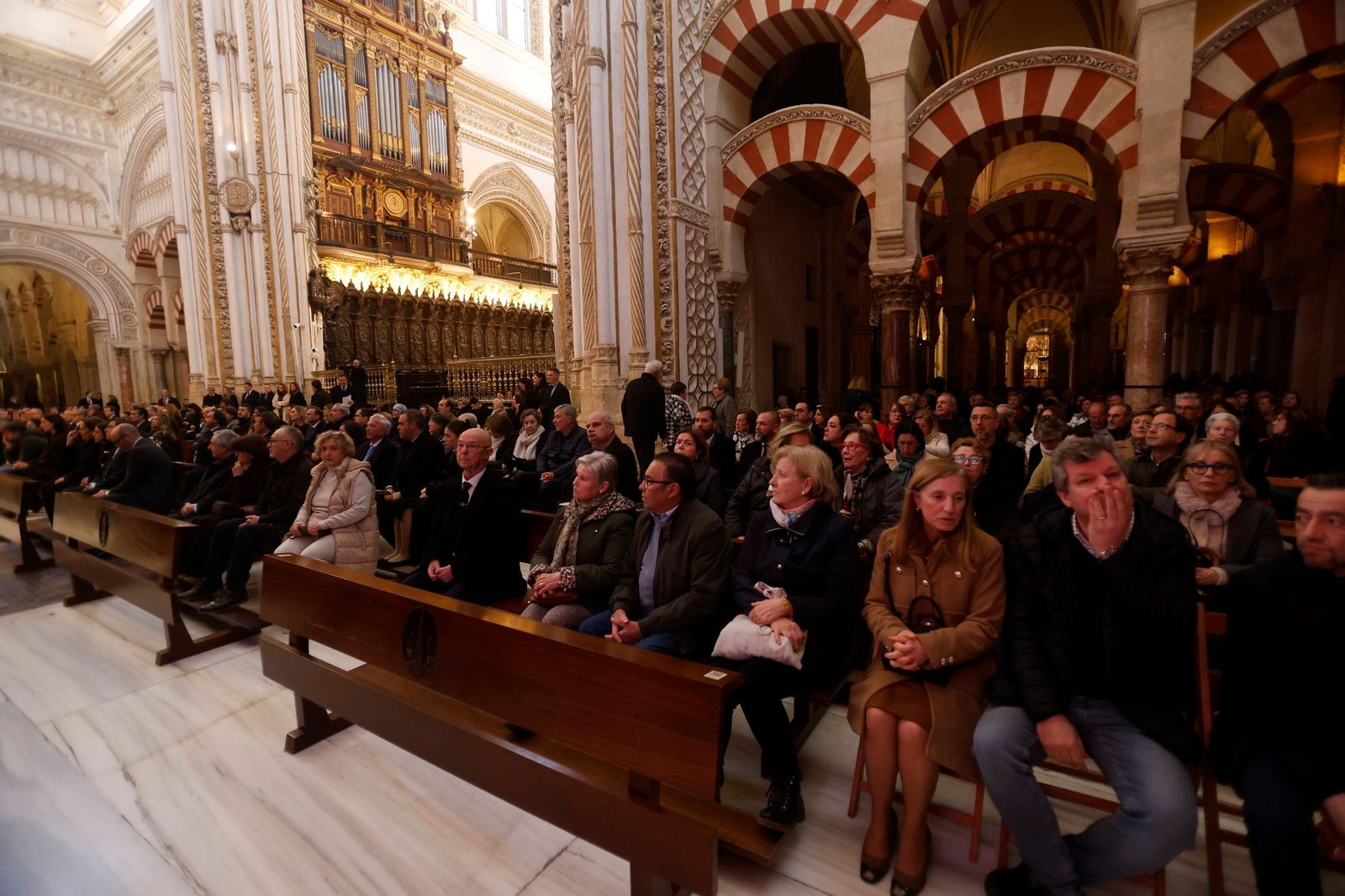 Las imágenes del funeral en Córdoba por las víctimas de la tragedia de Adamuz