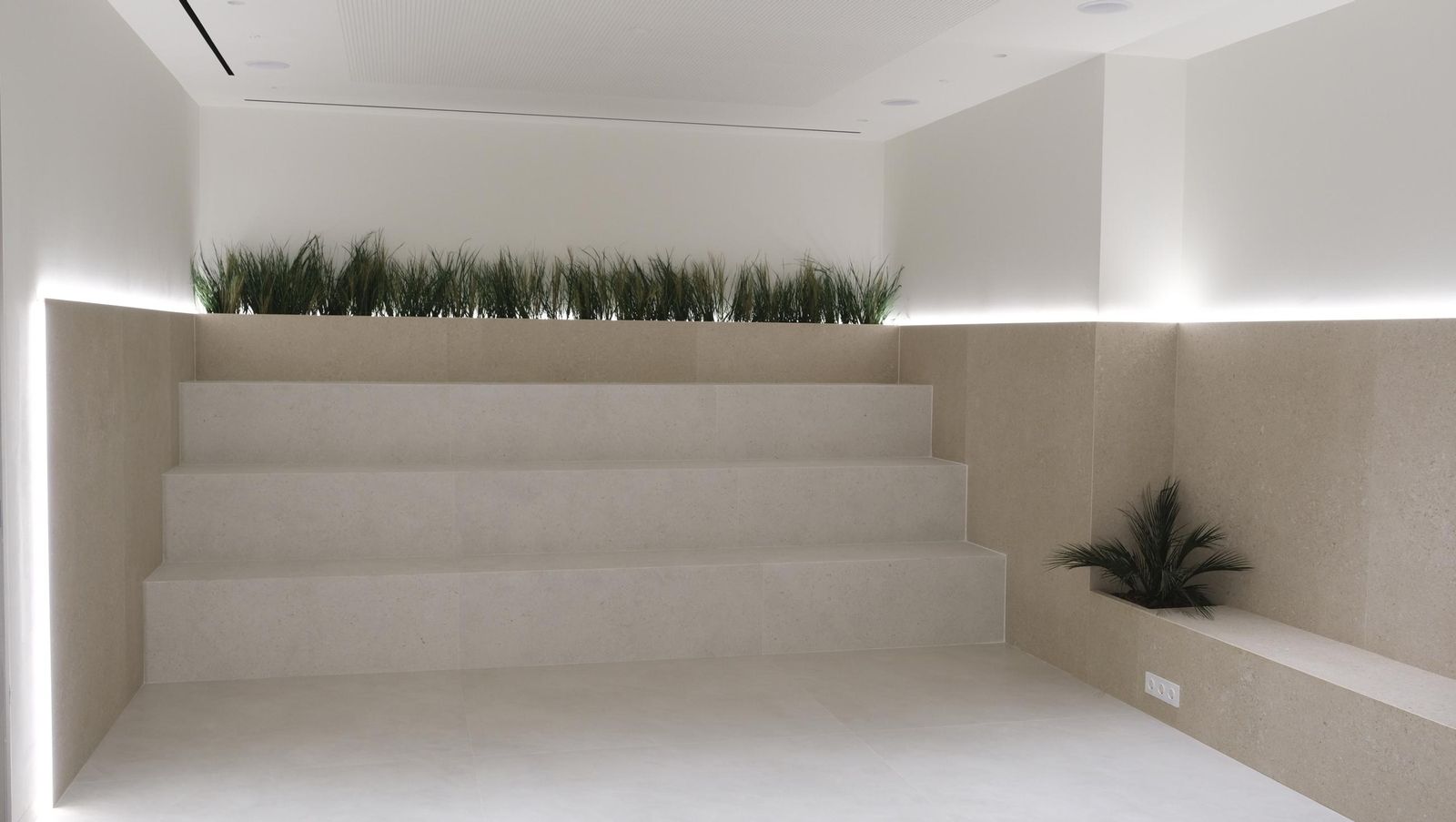 Cosentino City llega al Paseo de Almería , en imágenes