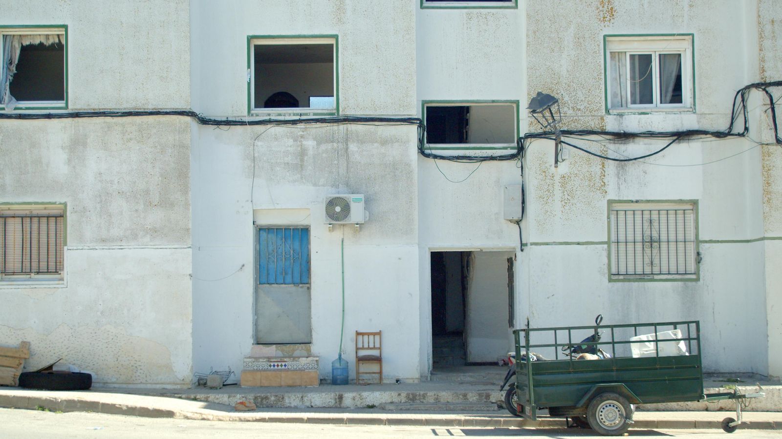 Una fachada de la degradada barriada de El Pinar, antes Carrero Blanco. Una fachada de la degradada barriada de El Pinar, antes Carrero Blanco.