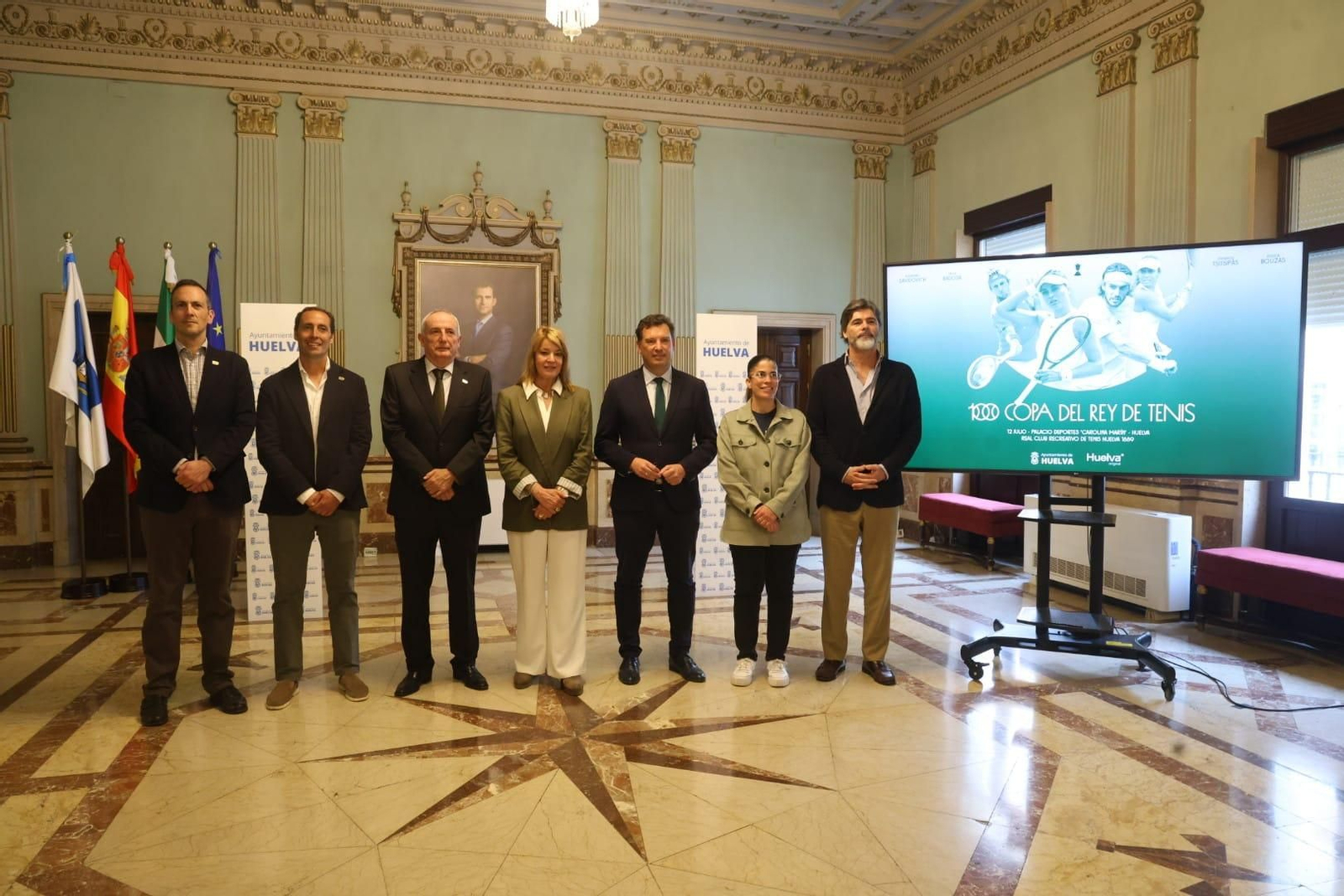 Las autoridades presentan la edición número 100 de la Copa del Rey de tenis.