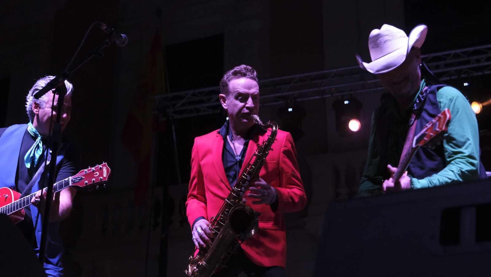 Los míticos Rebeldes abren la Feria de Almería 2024, en imágenes