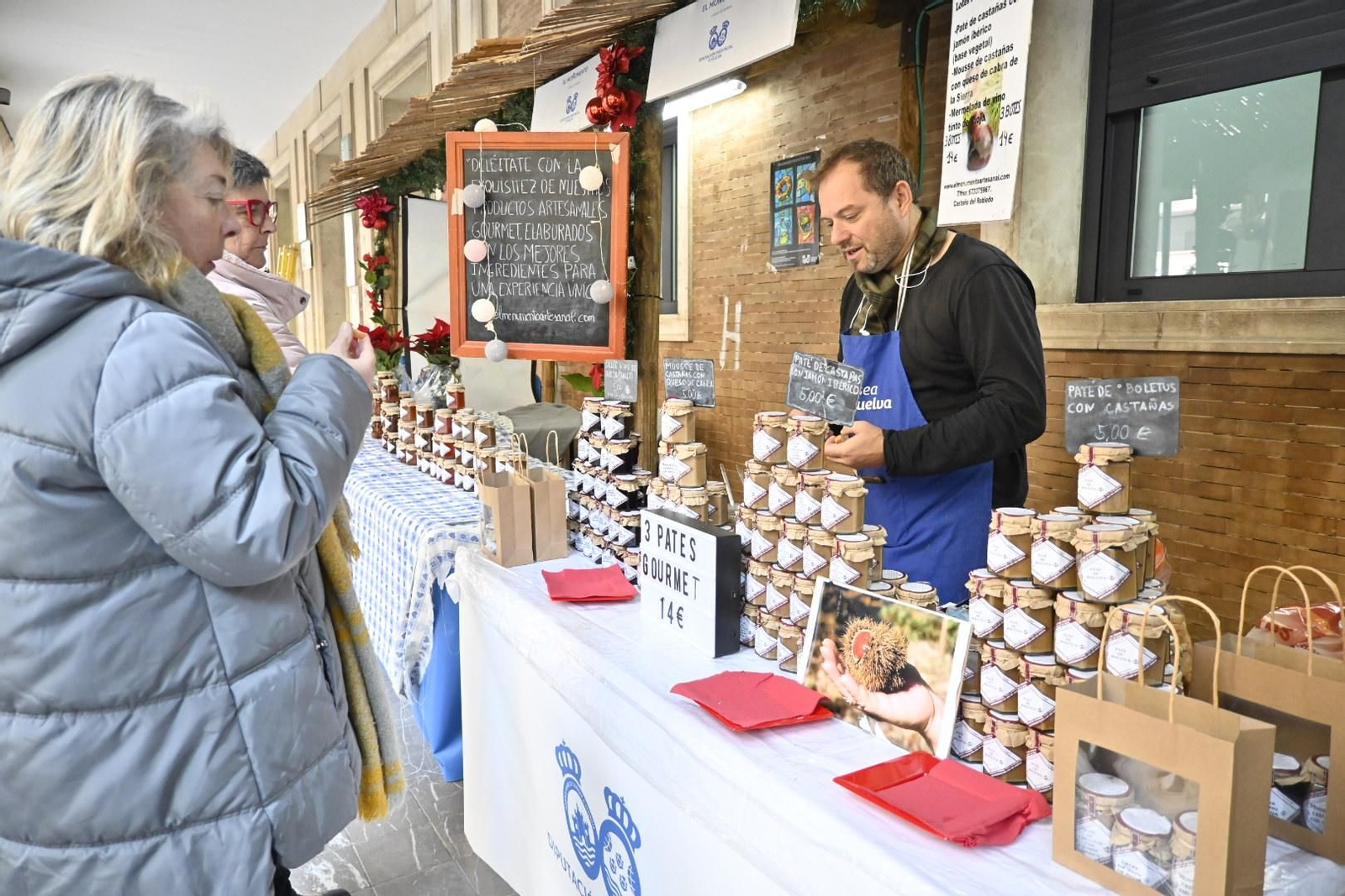 Imágenes de la XVI Muestra de Dulces y Vinos Navideños de la provincia de Huelva