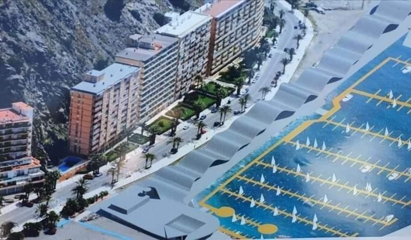 Malestar en Motril por el avance del puerto deportivo de Almuñécar frente a su Marina