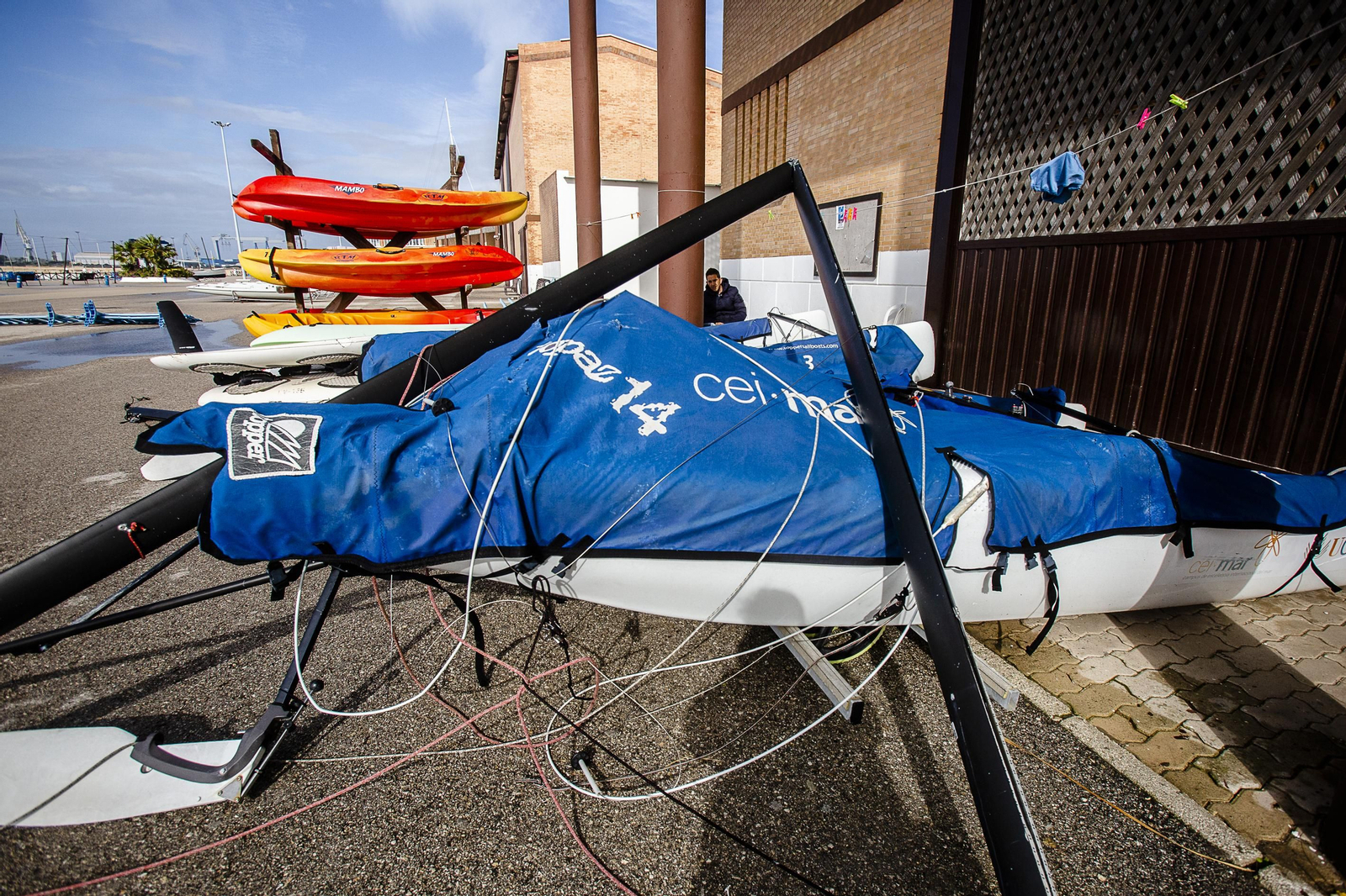 Las imágenes de los daños causados por la manga marina en el centro náutico Elcano