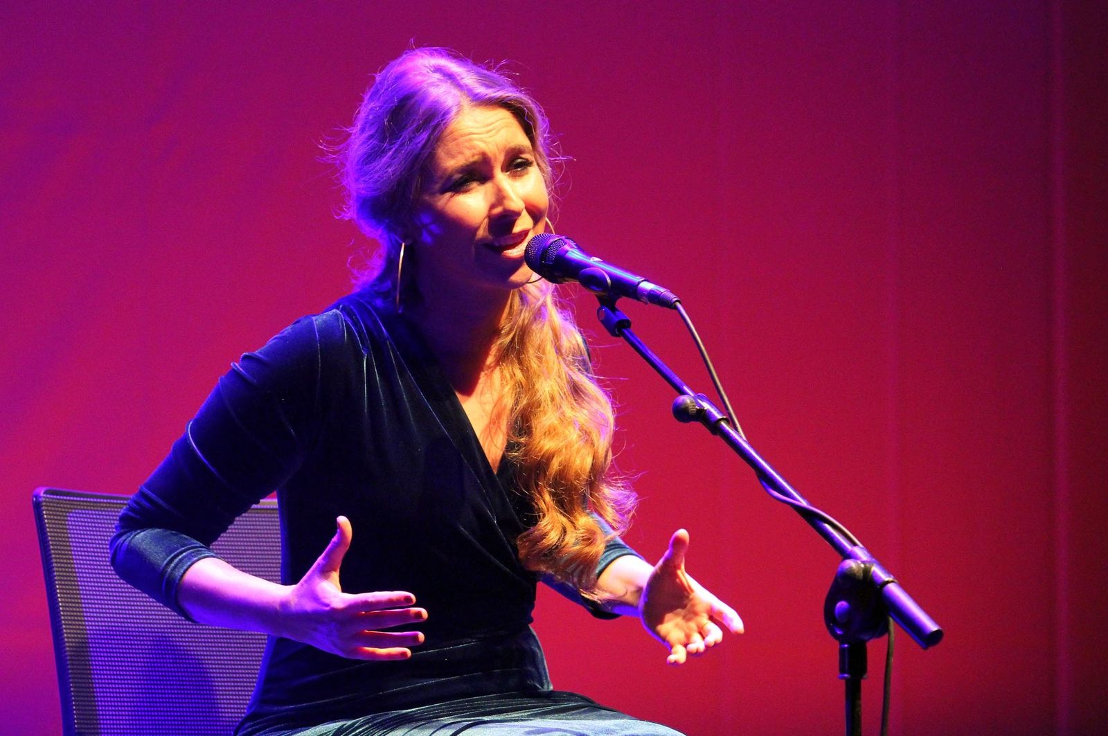 La actuación de Rocío Márquez en el nuevo Auditorio de la Universidad de Huelva, en imágenes