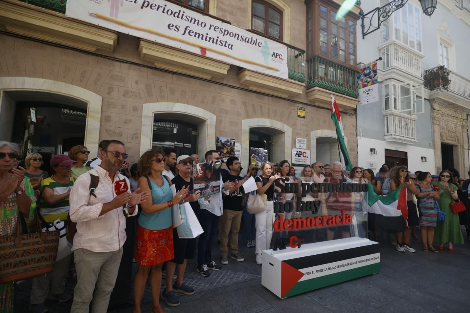 La APC y los periodistas gaditanos denucian los asesinatos de periodistas palestinos por Israel en la sede de la APC