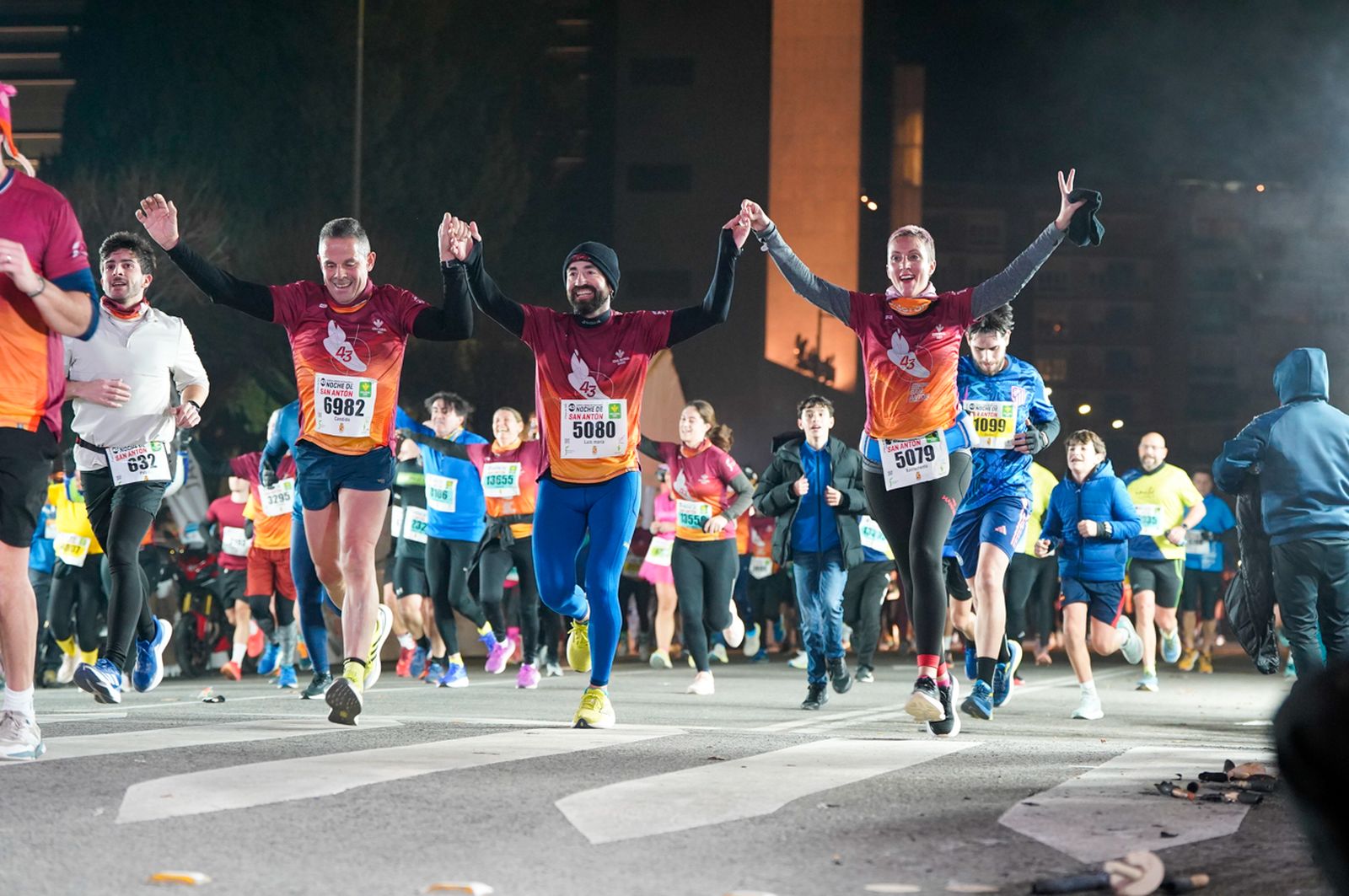 En imágenes: búscate en tu llegada a meta de la Carrera de San Antón 2026 (16)