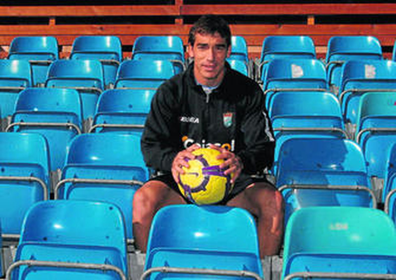 Francis ha entrado en la historia del xerecismo al jugador 200 partidos como azulino en Liga.