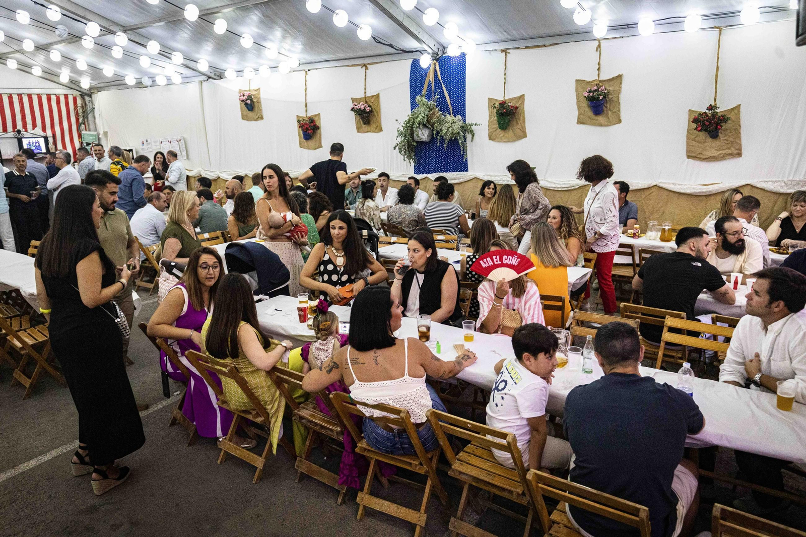 Búscate en las imágenes del viernes de Feria en San Fernando