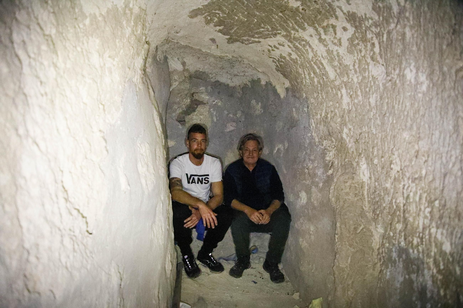 Imágenes de los refugios de la guerra civil descubierto en el barrio de Las Trincheras