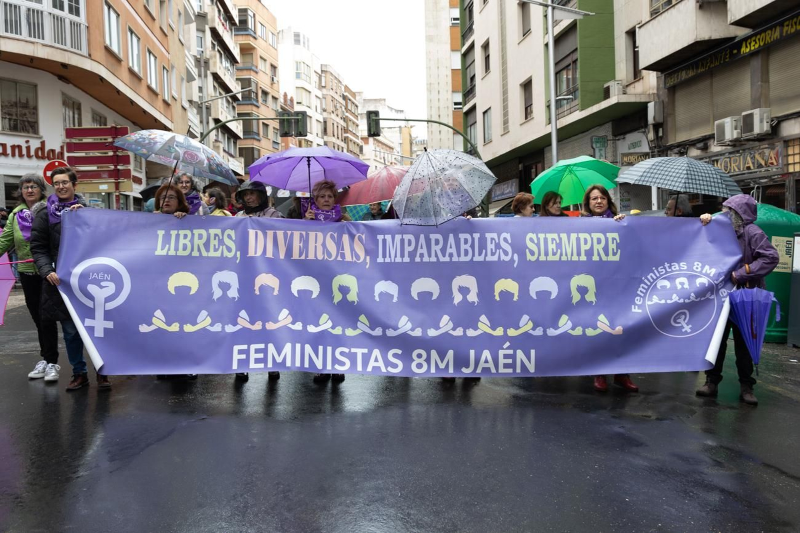 Unas 200 personas han participado en la manifestación por el Día del Trabajo.