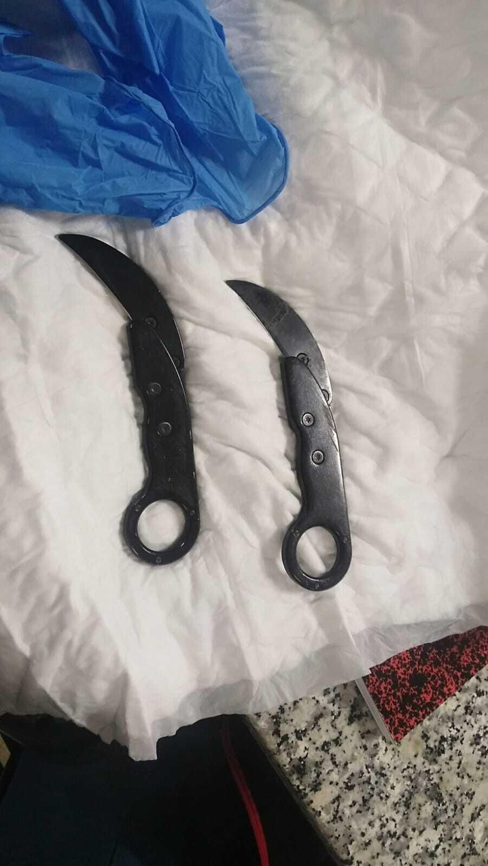 Los cuchillos empleados.