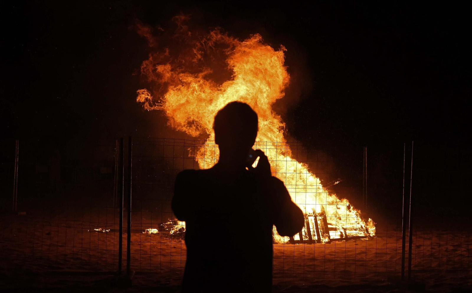 Fotos de la noche de San Juan en la playa de Getares de Algeciras