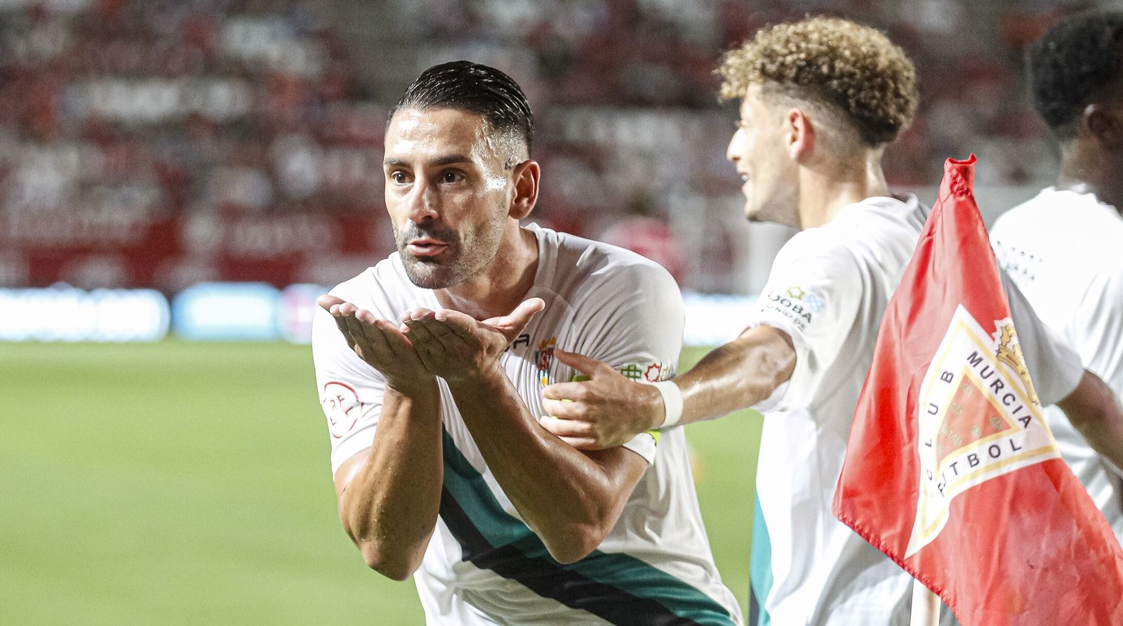 Kike Márquez celebra su gol en el Real Murcia - Córdoba CF.
