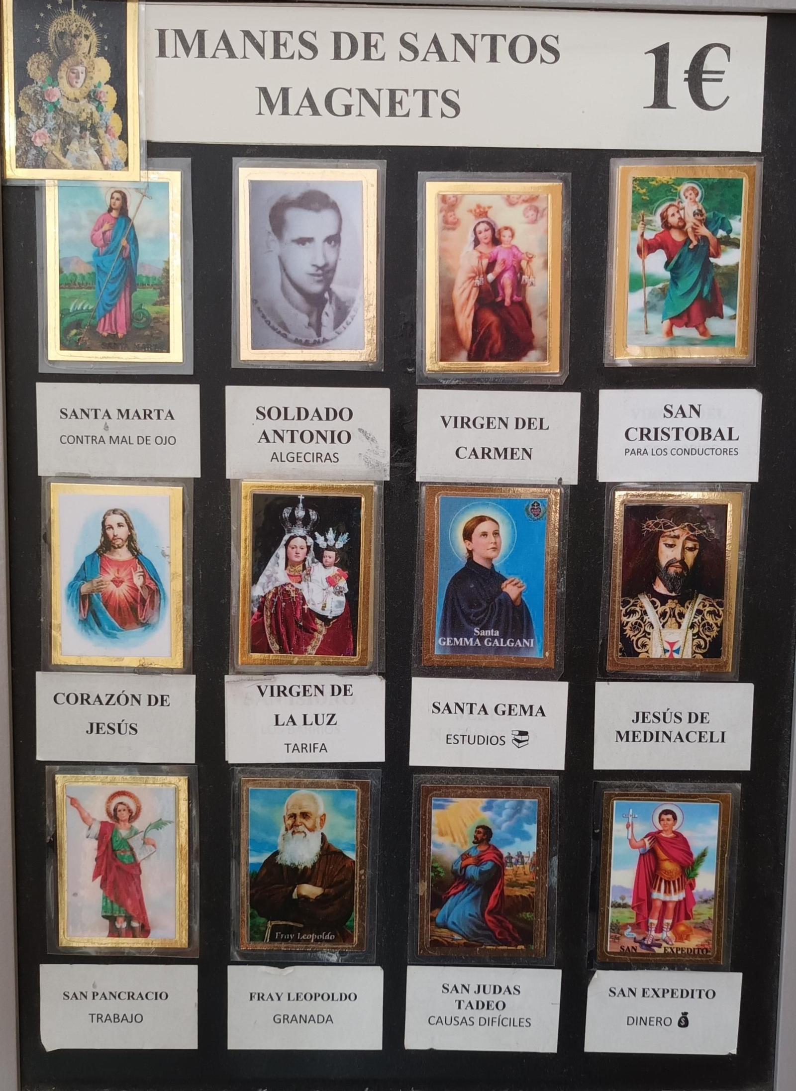 Imagen de Soldado Antonio en referencia a Antonio Mena Vicario junto con otras vírgenes y santos.