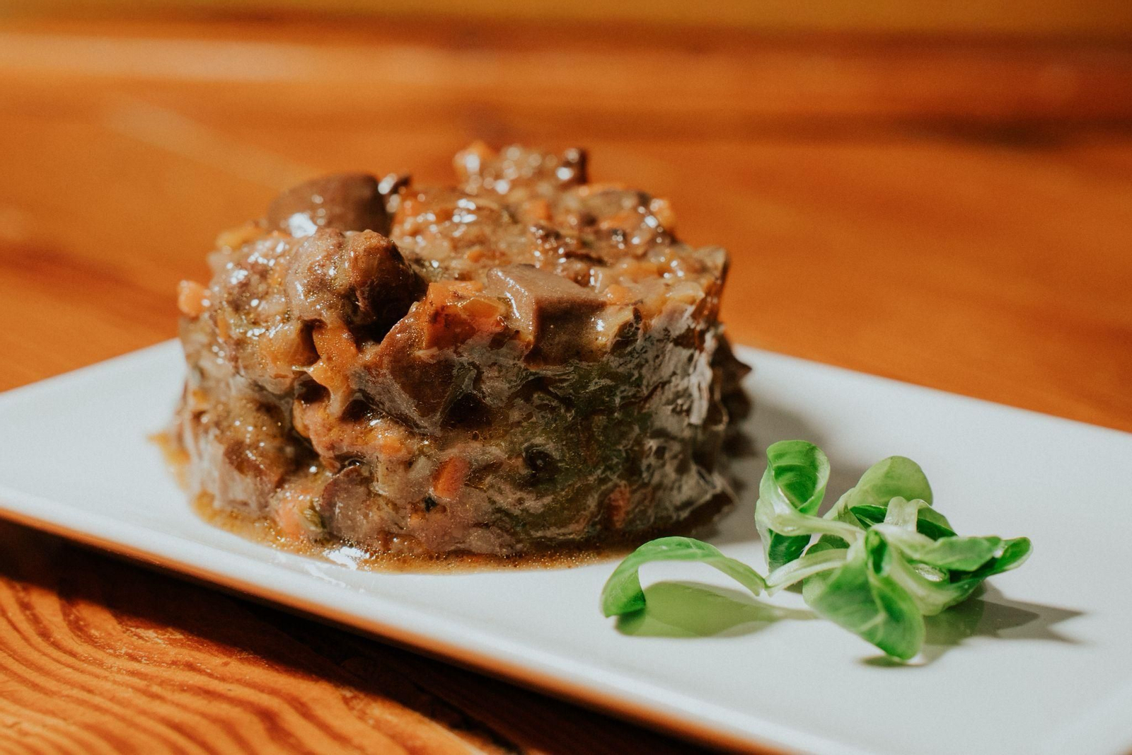 Tapa: Ibéricos con toque de níscalo. PEÑA AMIGOS DEL REAL MADRID