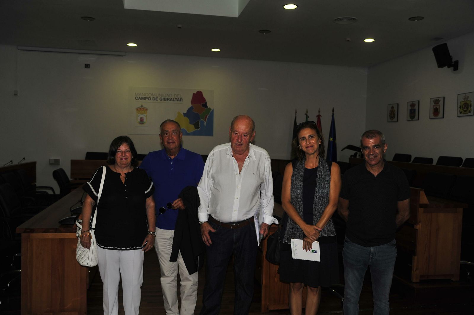 Emilia Redondo, el exsenador Carracao, Bermúdez, y los autores Rosario Pérez y Miguel Vega, en la fundación de la Tertulia.