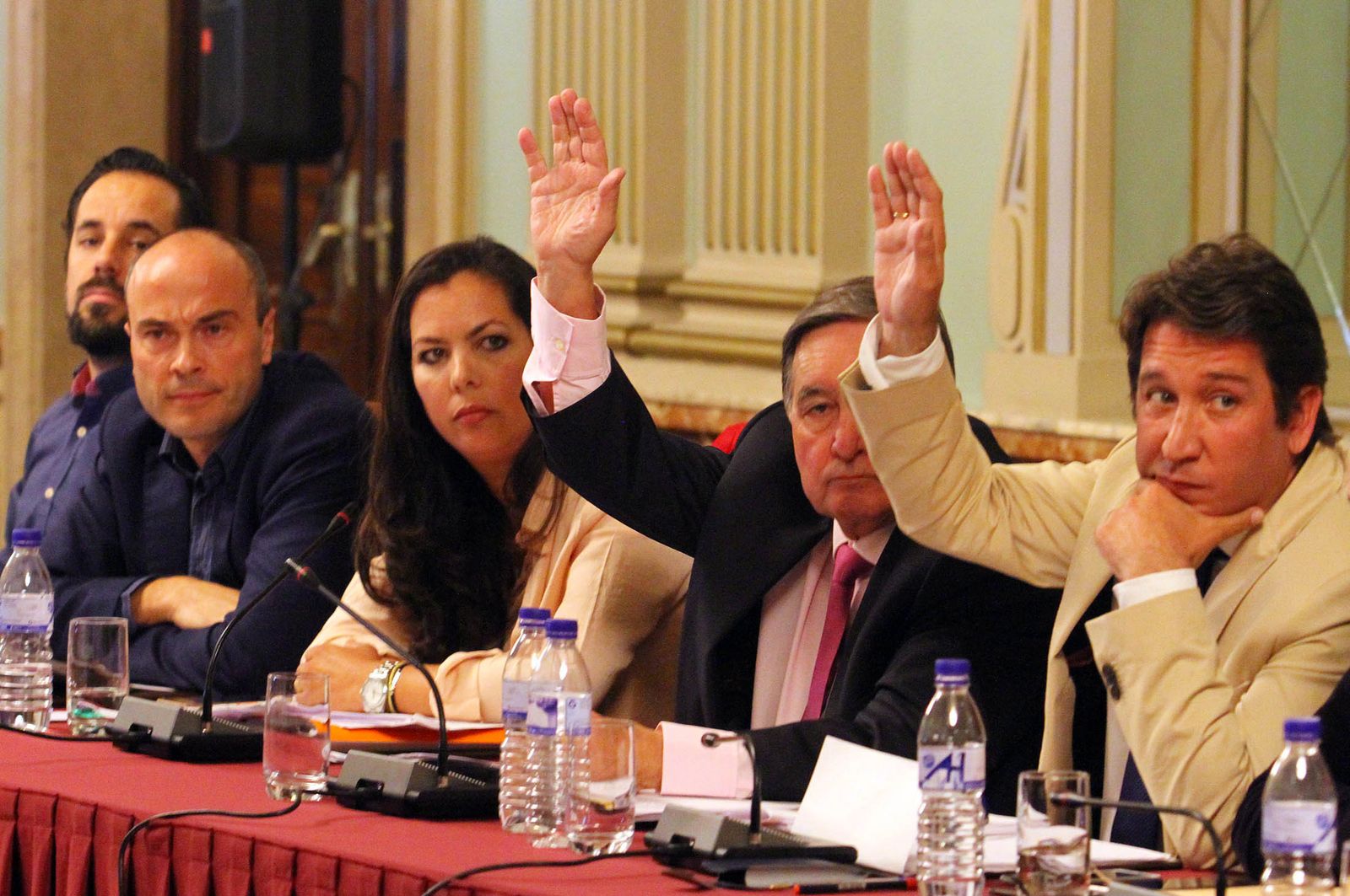 Los tres ediles de C's, en la foto, votaron por separado en el Pleno de Huelva.