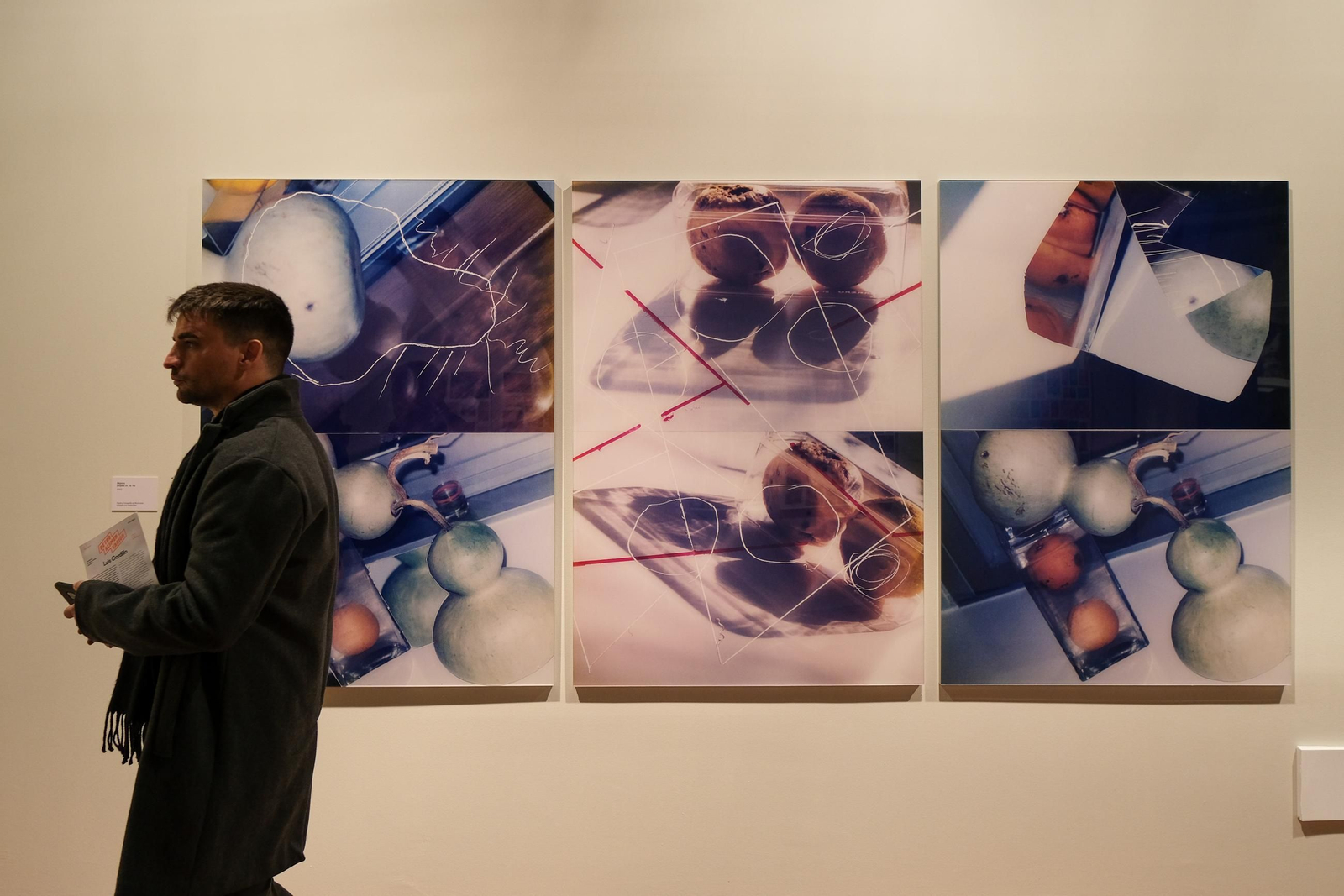 Imágenes de la inauguración de una exposición de Luis Gordillo en el Espacio Santa Clara