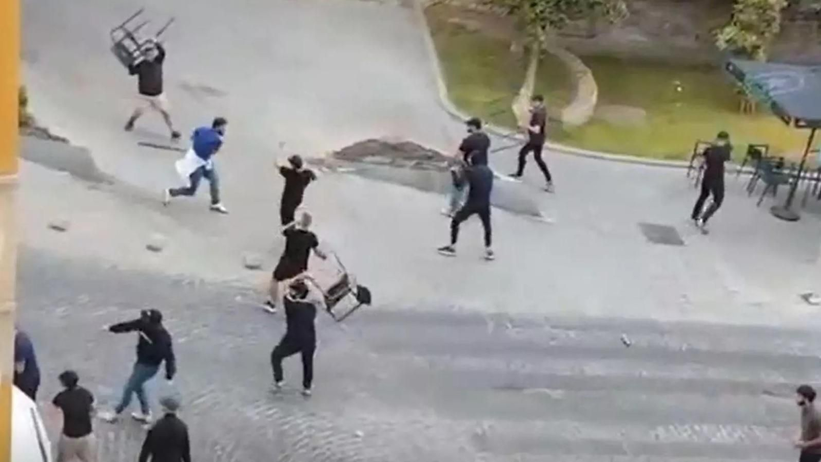 Un momento de la pelea entre radicales del Jaén y del Xerez DFC.