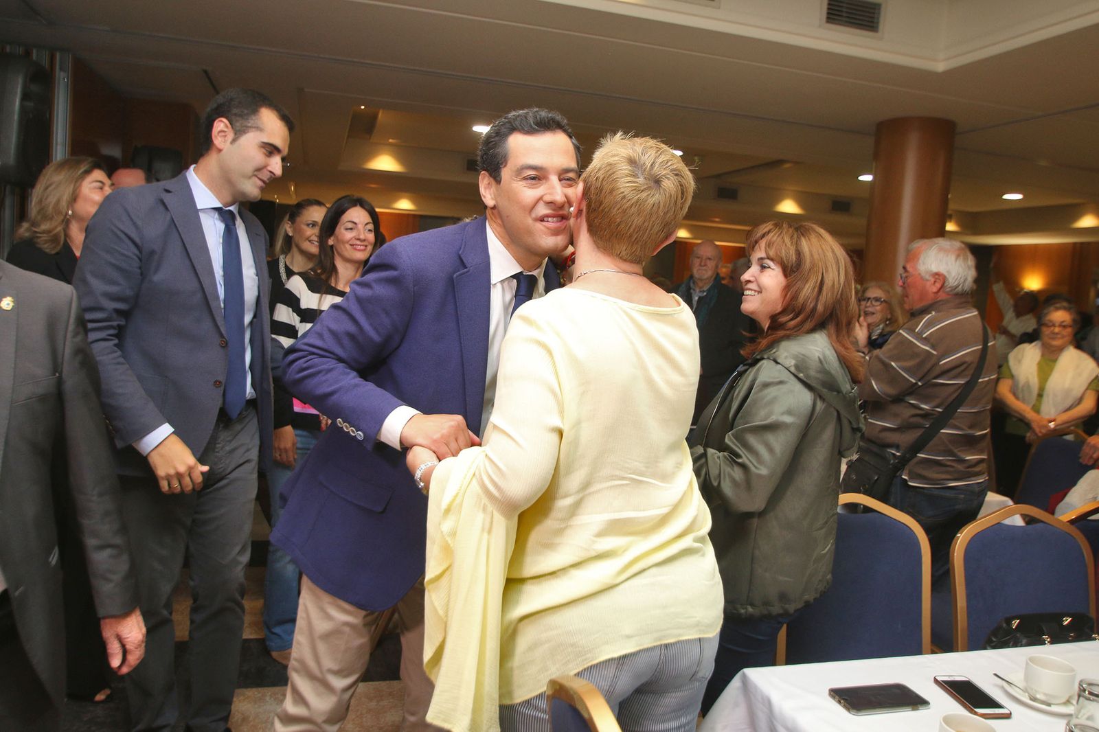 Las imágenes de la visita de Juanma Moreno a Almería