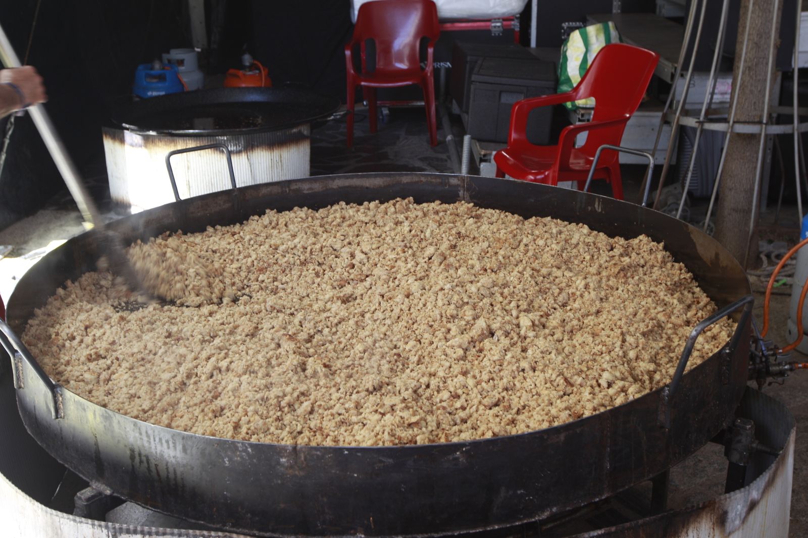 Imágenes de las Fiestas de Abrucena: concurso de mostos, encierro infantil y migas populares