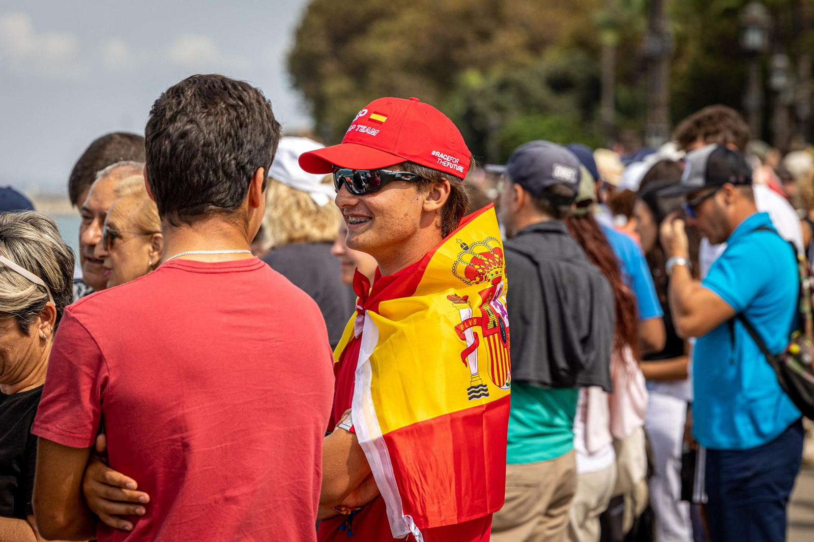 Búscate en SailGP Cádiz: La ciudad disfruta del ambiente del domingo con las actividades, las carreras y los bares