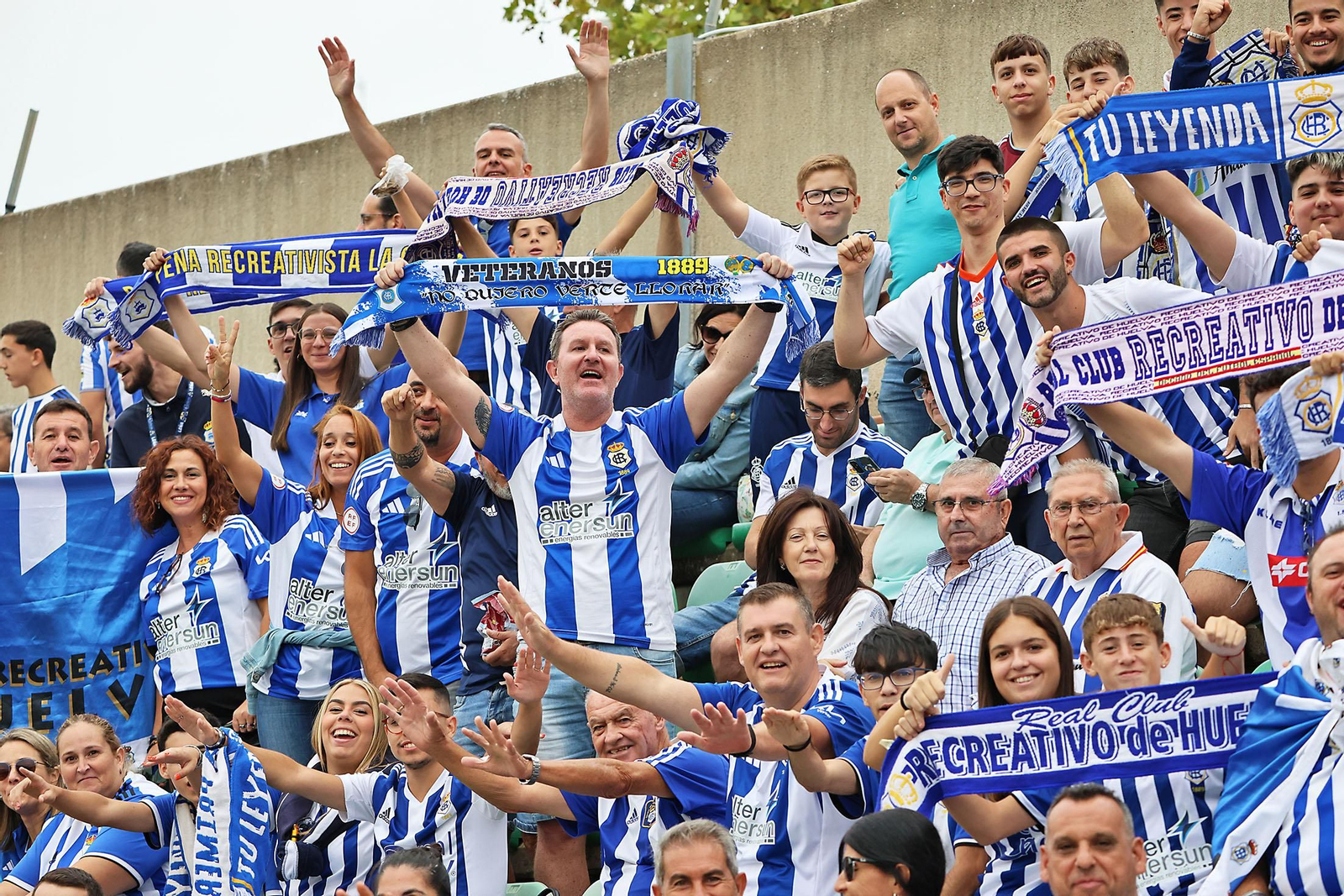 Búscate en las gradas del Betis Deportivo-Recreativo de Huelva