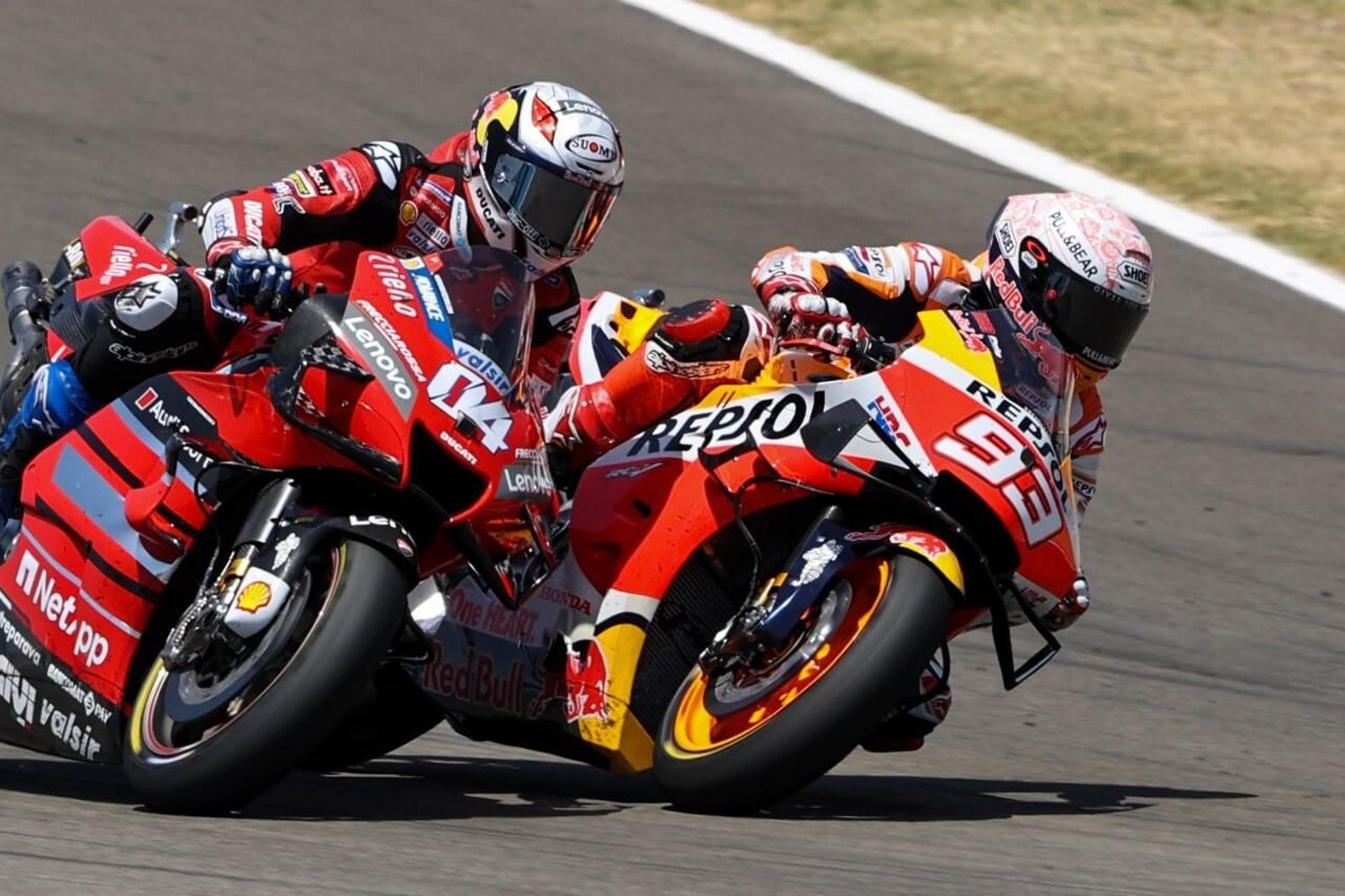 Marc Márquez adelanta a Dovizioso en plena remontada del español. Marc Márquez adelanta a Dovizioso en plena remontada del español.