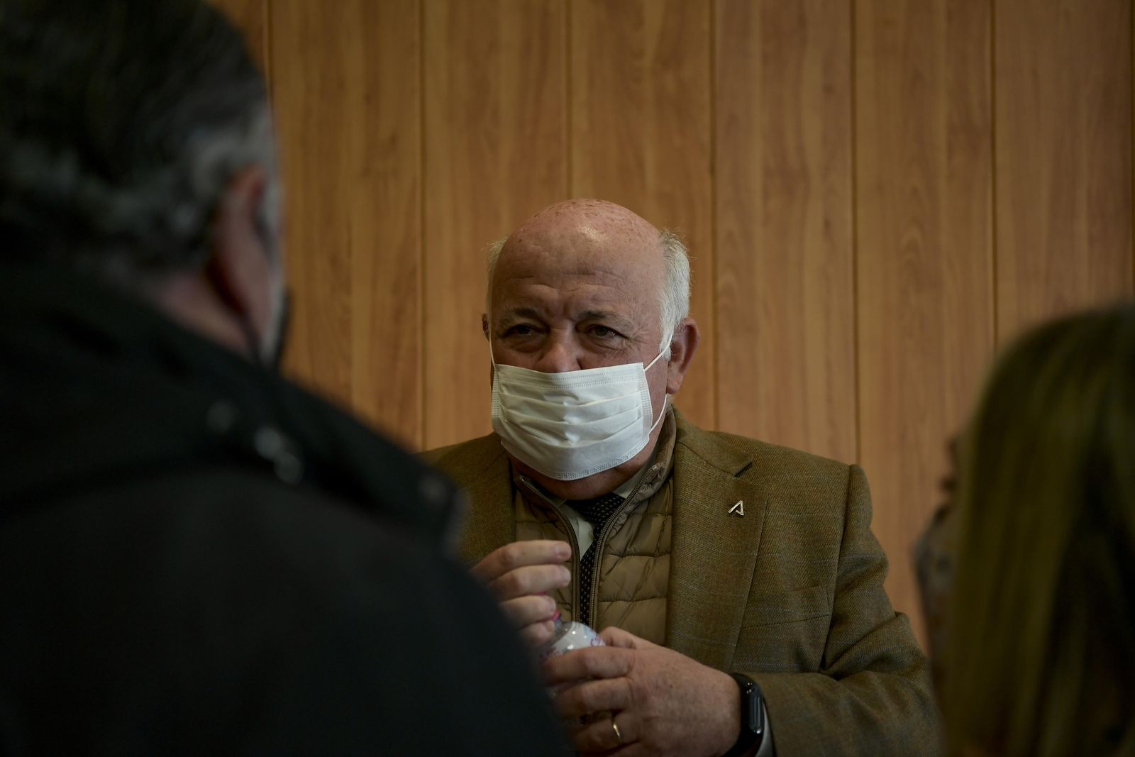 Jesús Aguirre, con mascarilla.